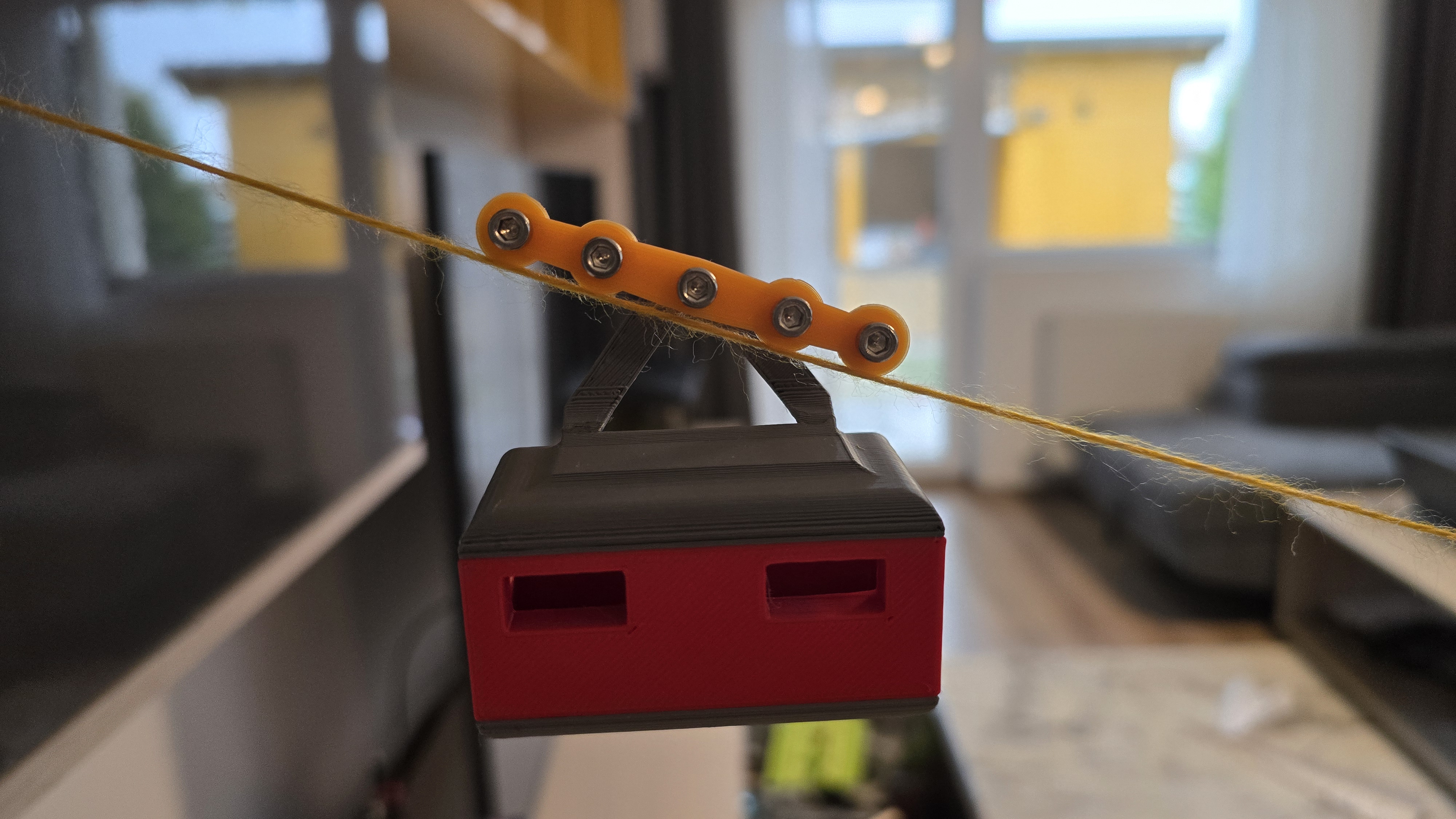 Miniatura 4 do modelo 3D Cable car cabin + rollers