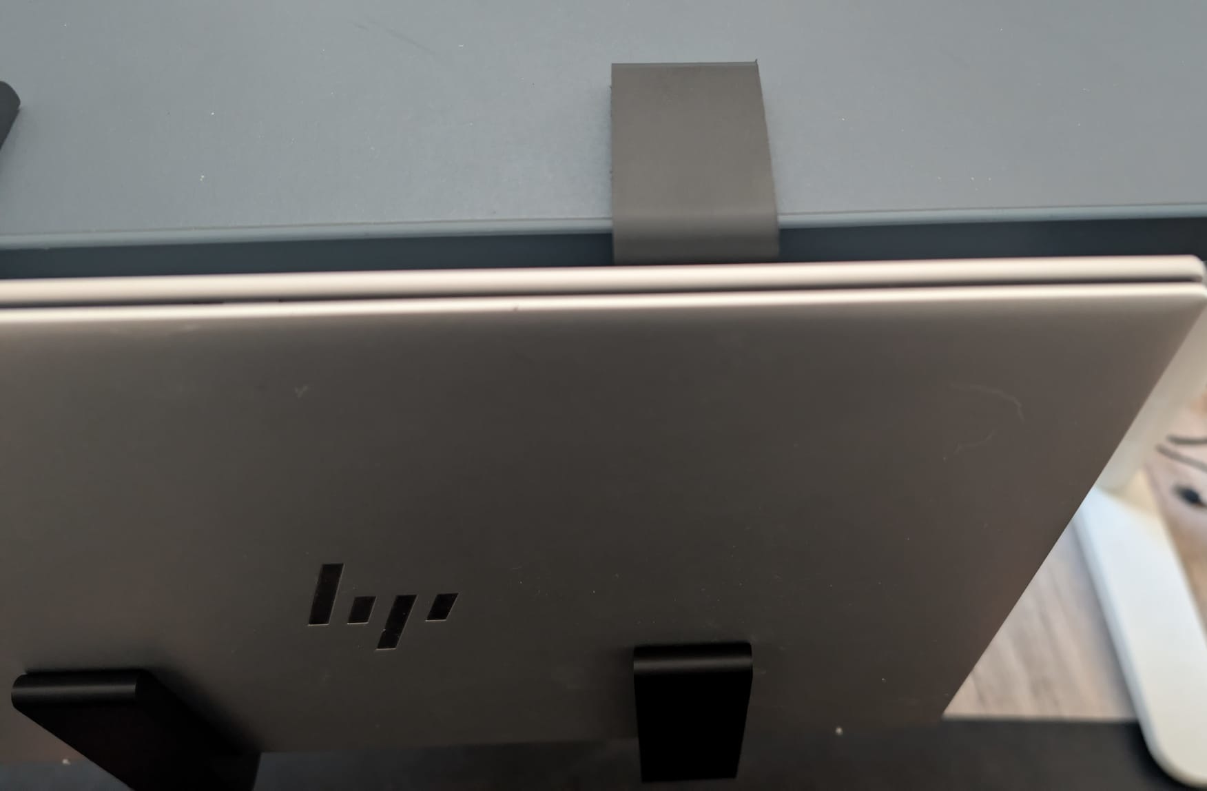 Clamp Laptop Holder - Vertical Mount with printed Screw