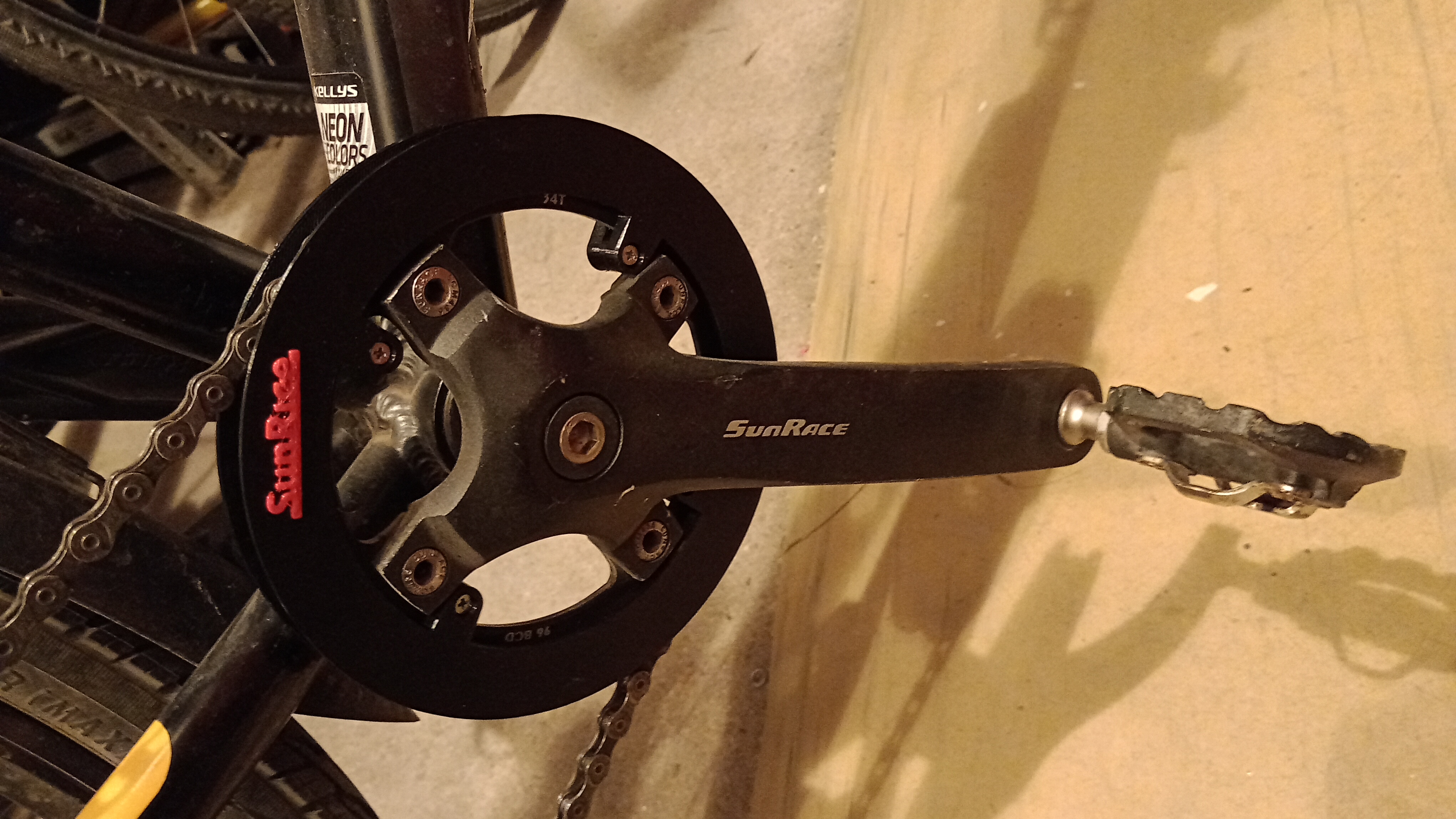 Krytka prevodníka SunRace CRMX00.34 34T 96BCD