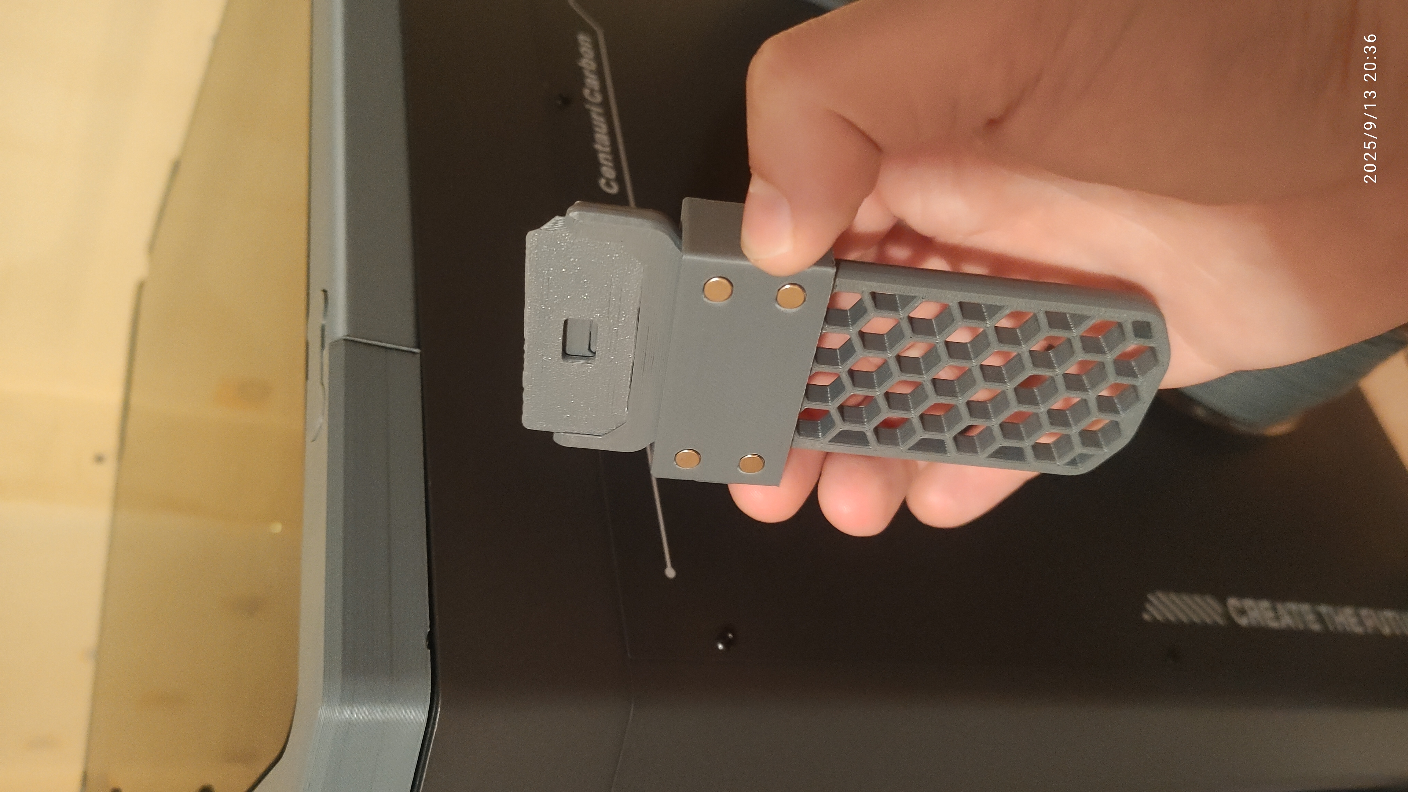 Optimized Bed Scraper XL magnetic mount
