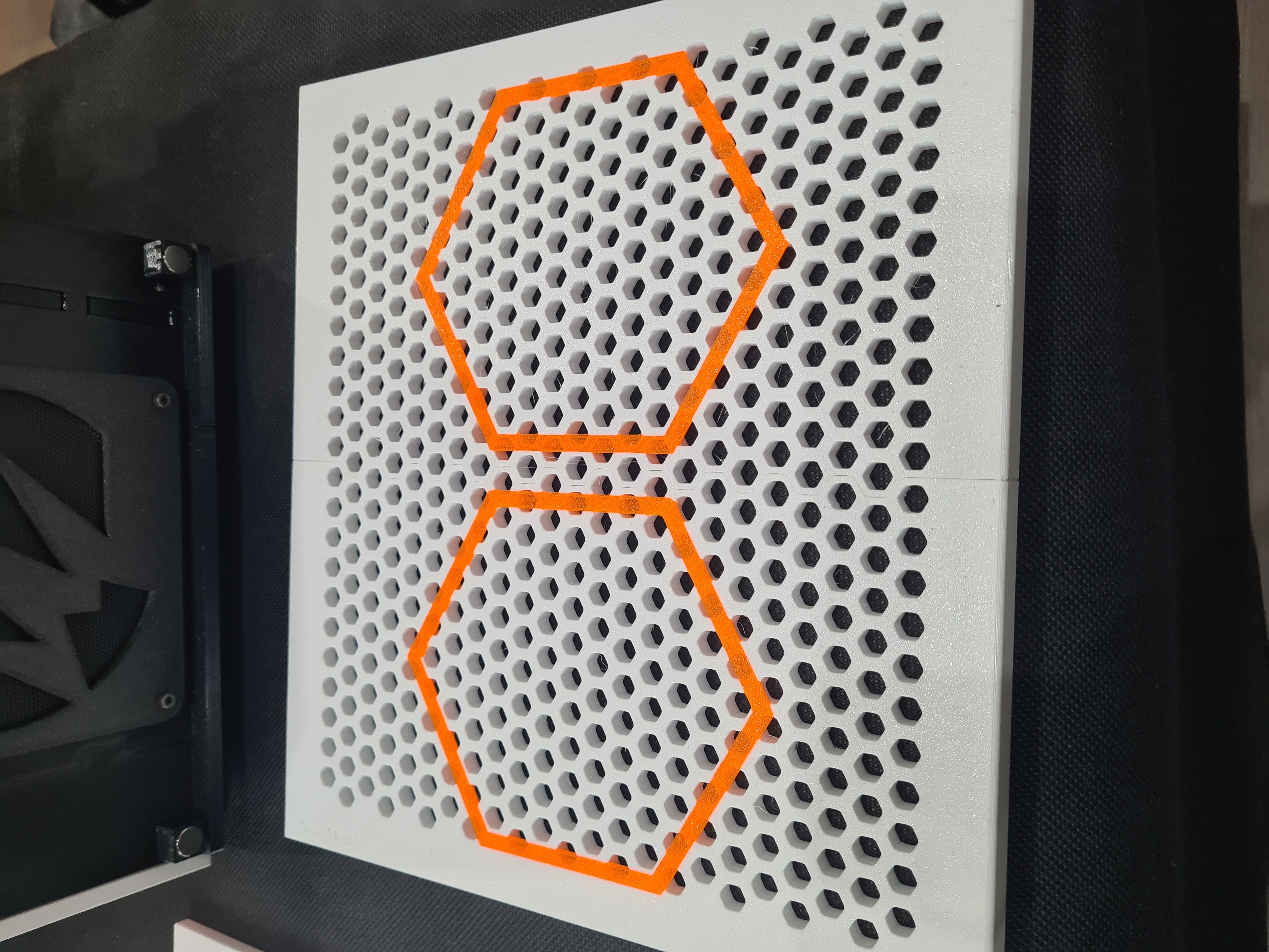 Miniatura 16 do modelo 3D mITX PC "Puzzle" Case