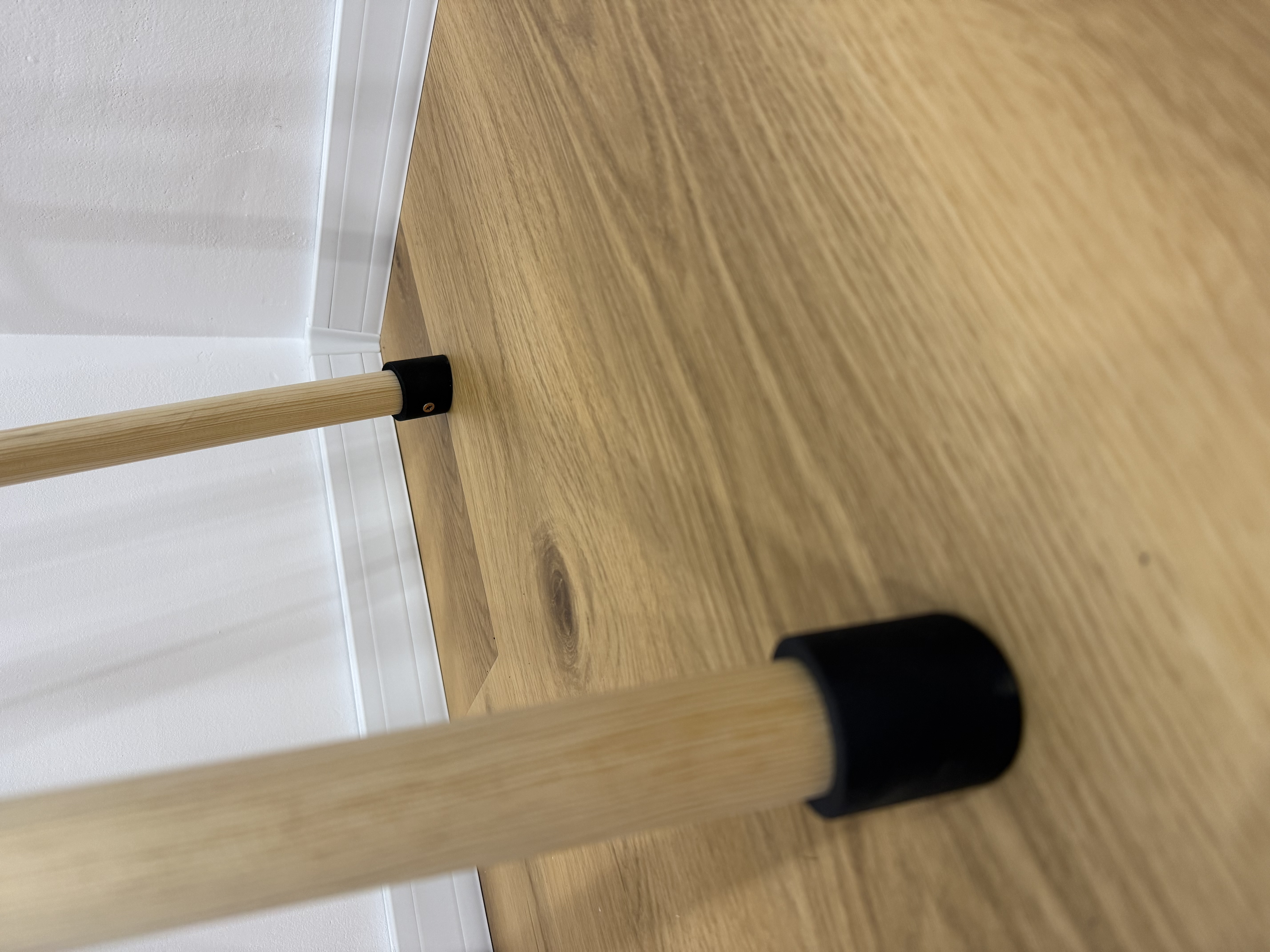 Shelf Speaker Tripod - leg cover