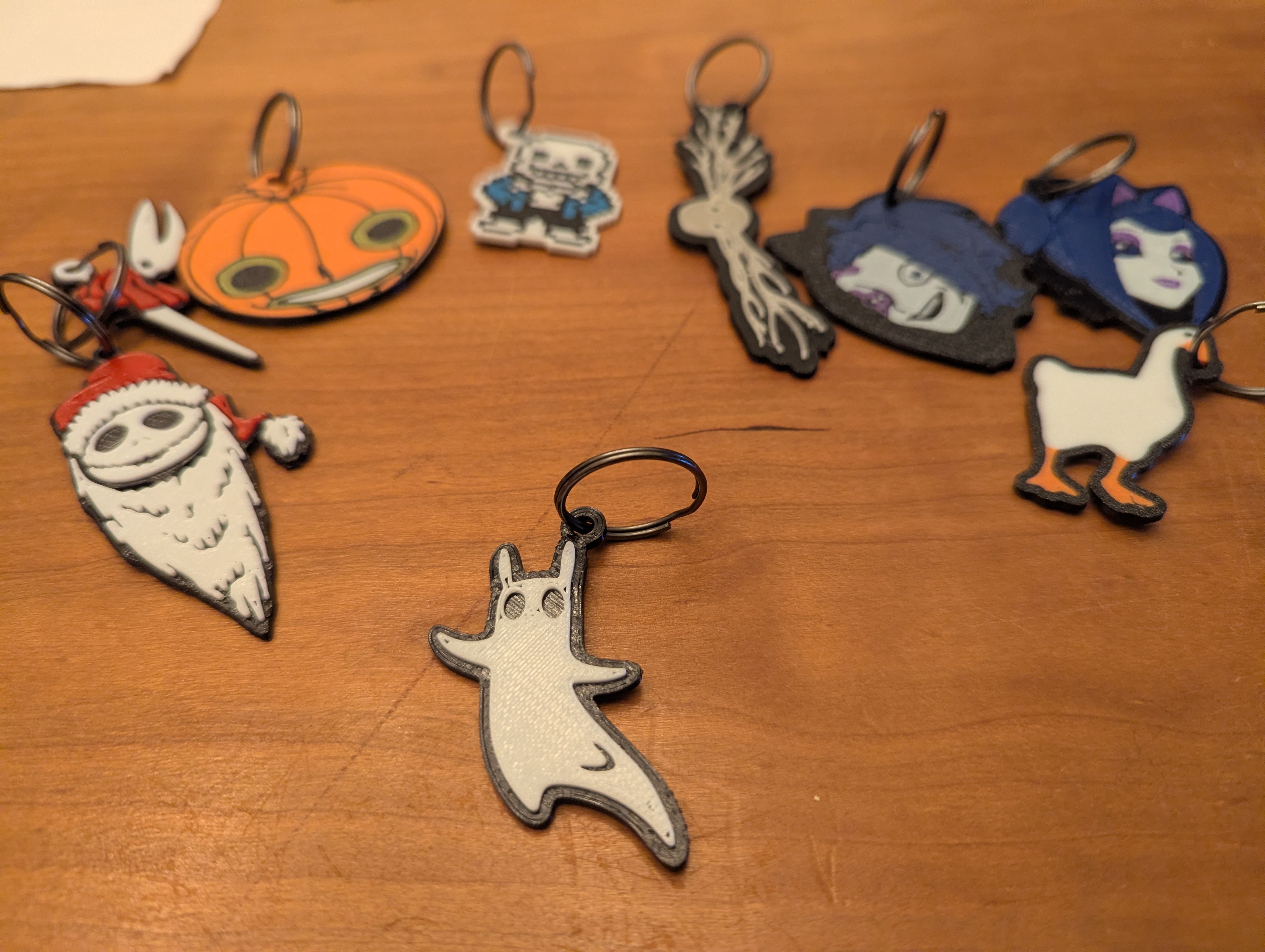 Rainworld Slugcat keychain