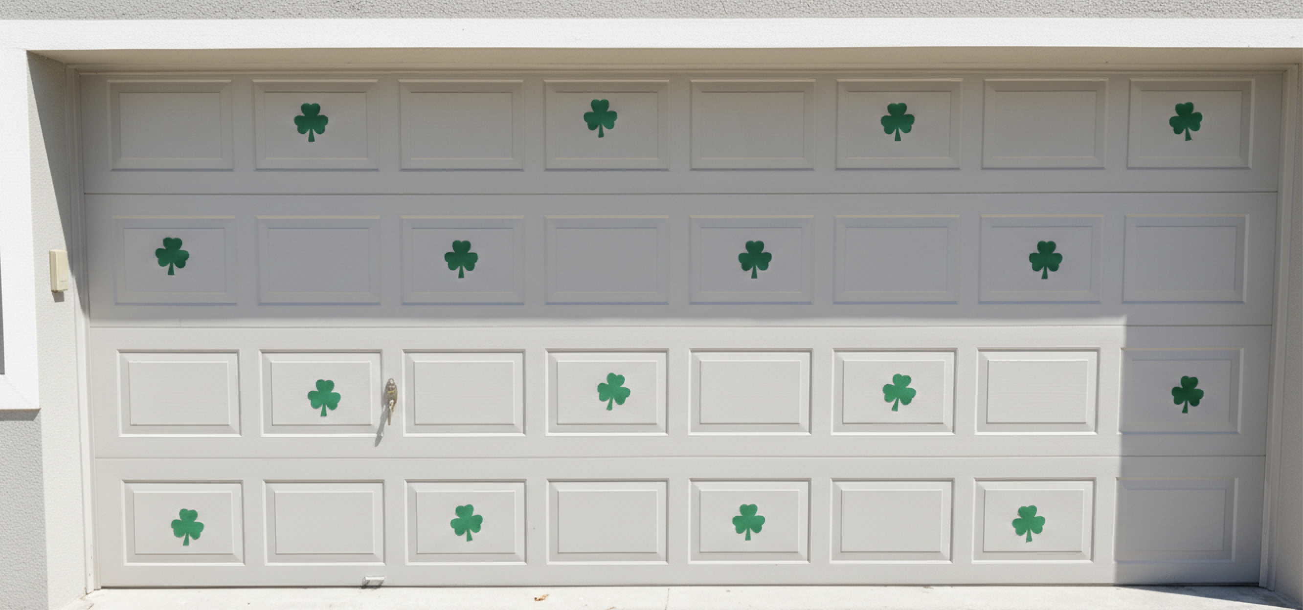 Garage Door Shamrock - Decoration