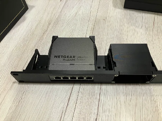 Netgear GS105 wing for Modular 1U Relay Rack Mount
