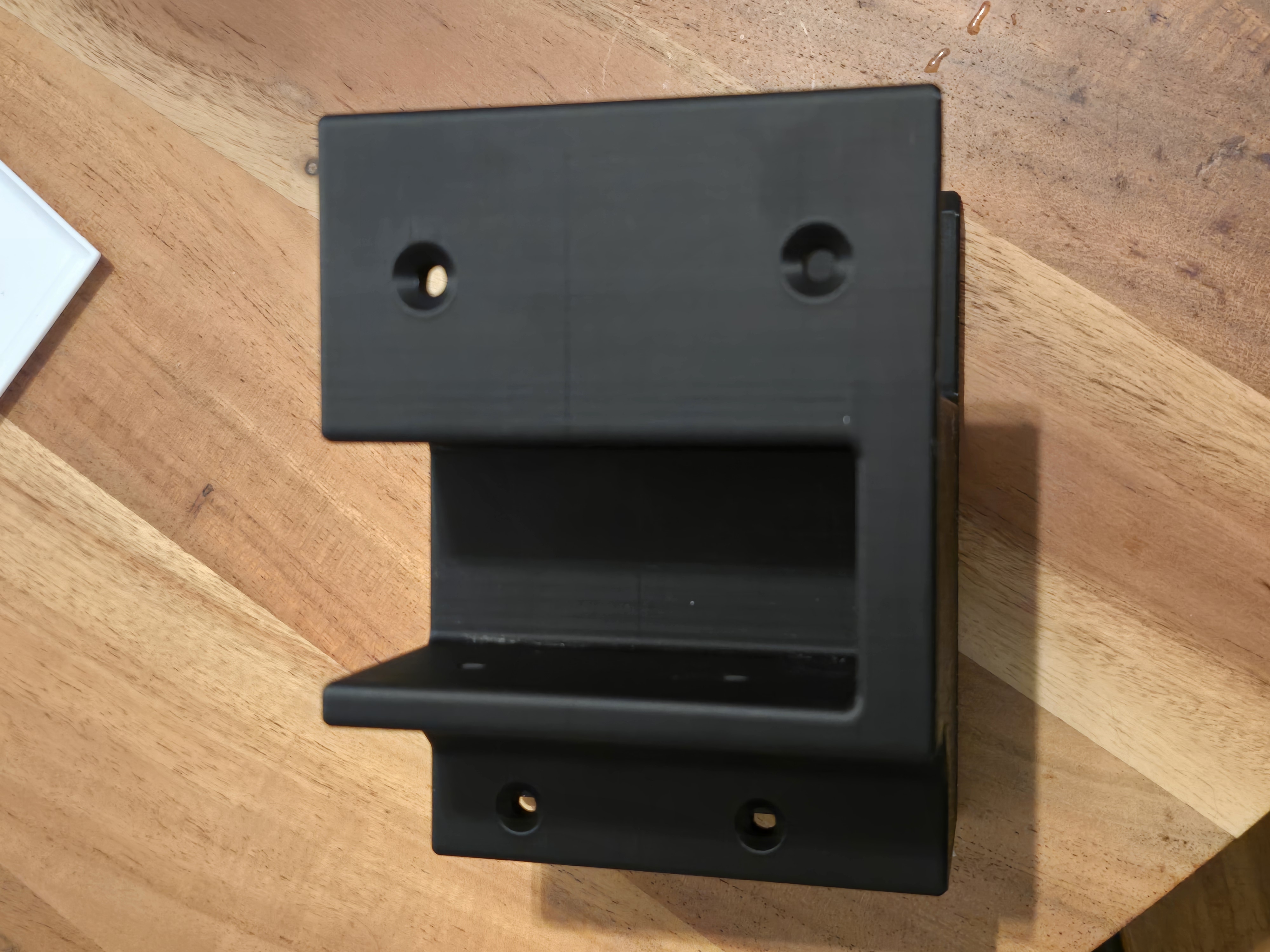 Yosemite-Style Bracket V3 Seperated into four pieces