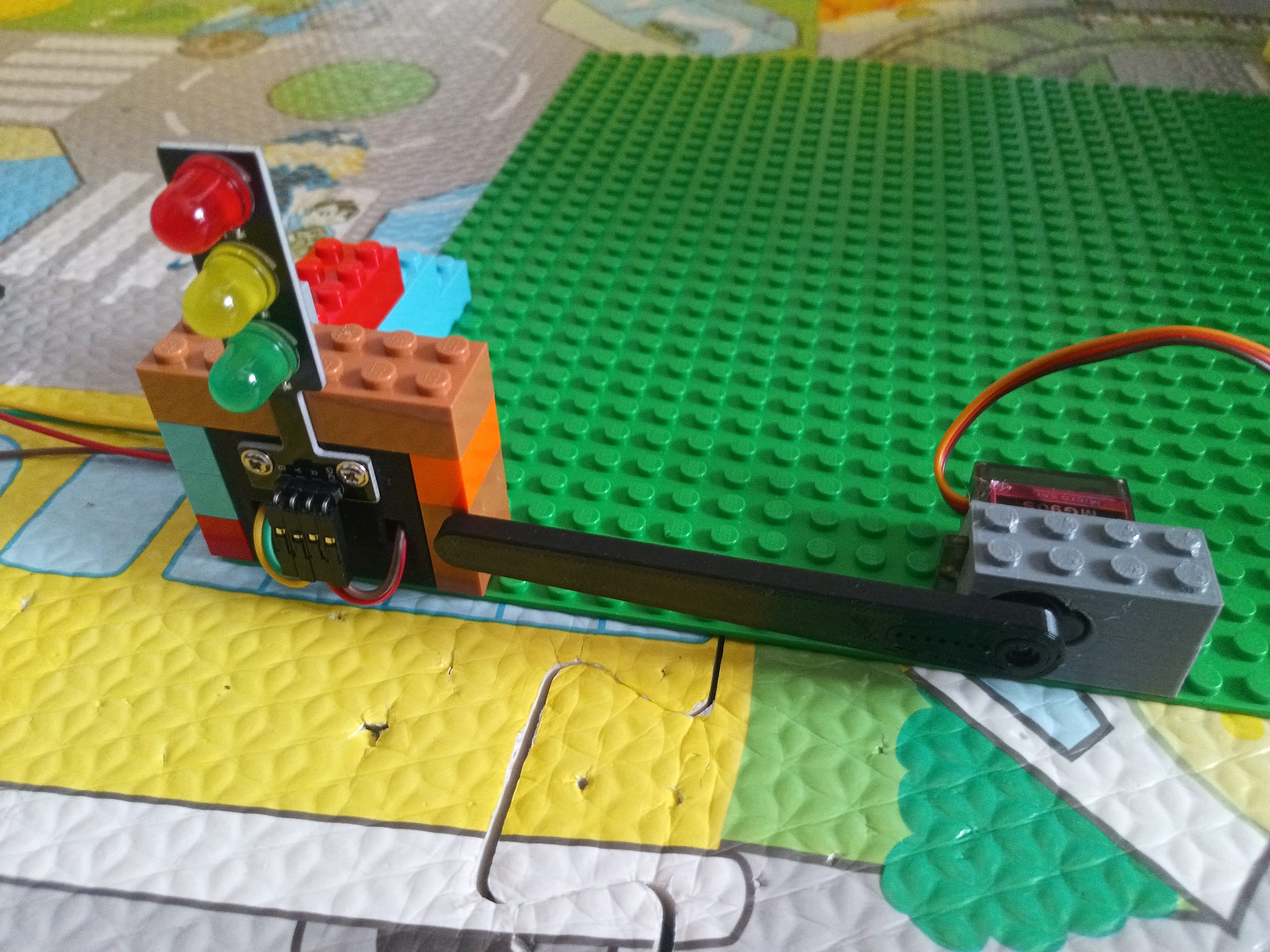 LEGO servo roadblock