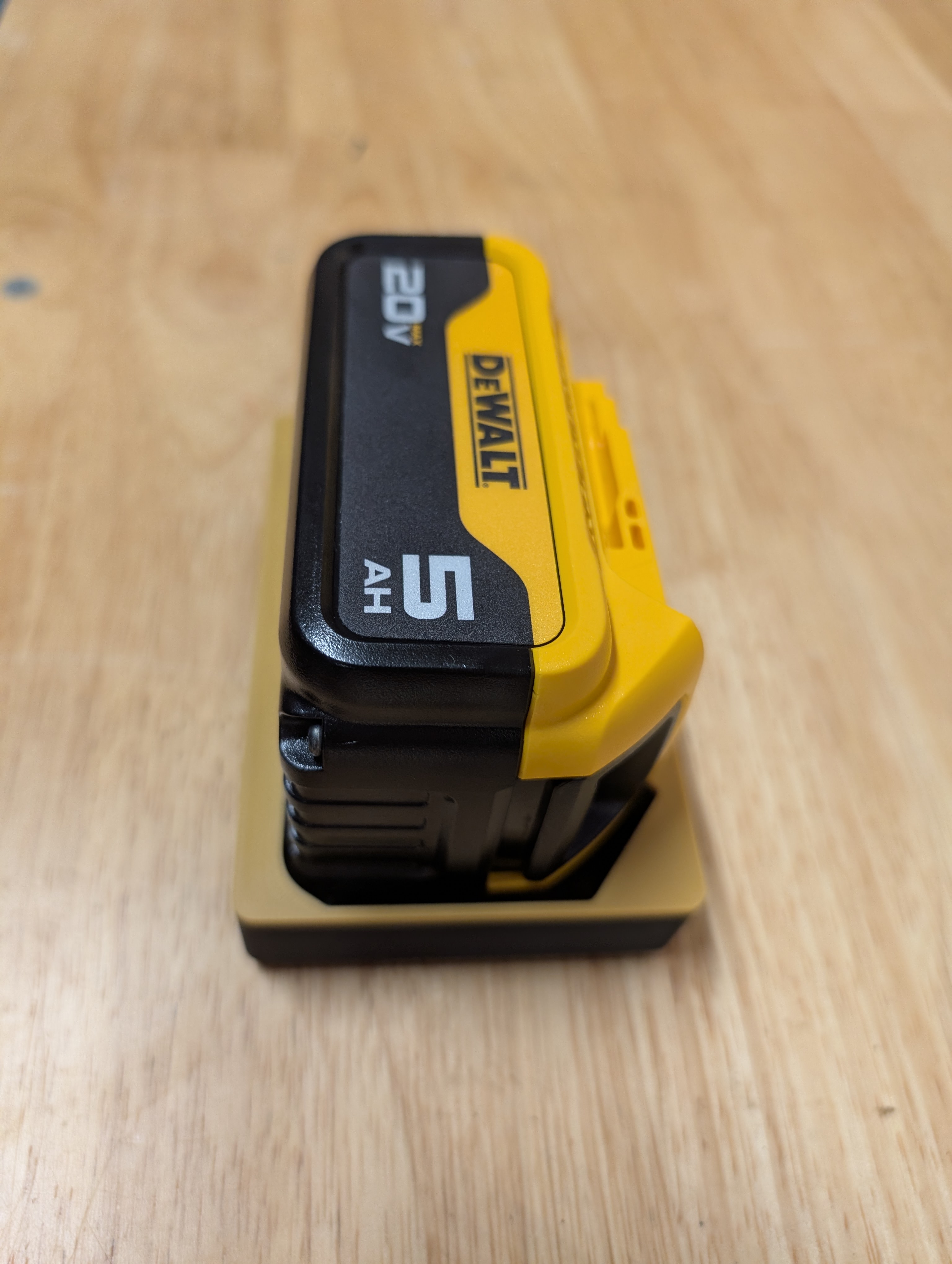 DEWALT 20V MAX 5AH Gridfinity Holder