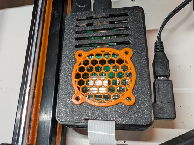 RPI 3B+ case with extrusion tabs