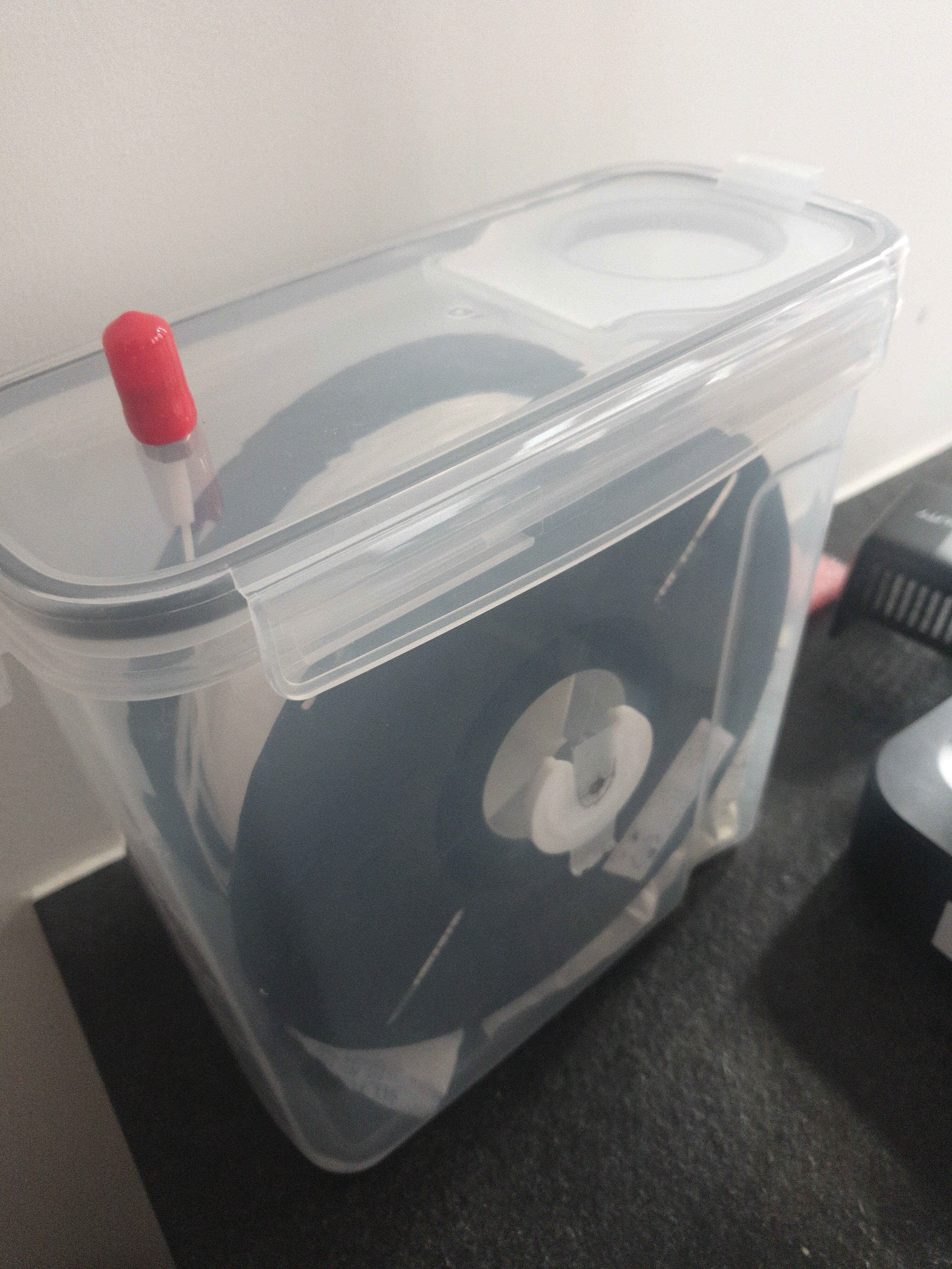 Dry Box Spool Holder - precise, narrow spool mount 3D model