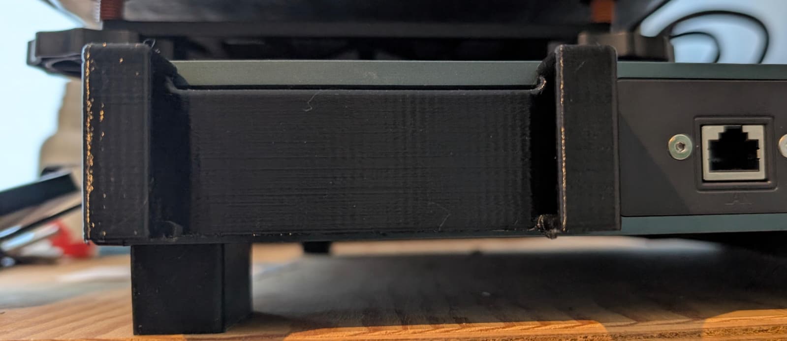 Linear Rail USB Hub Mounting