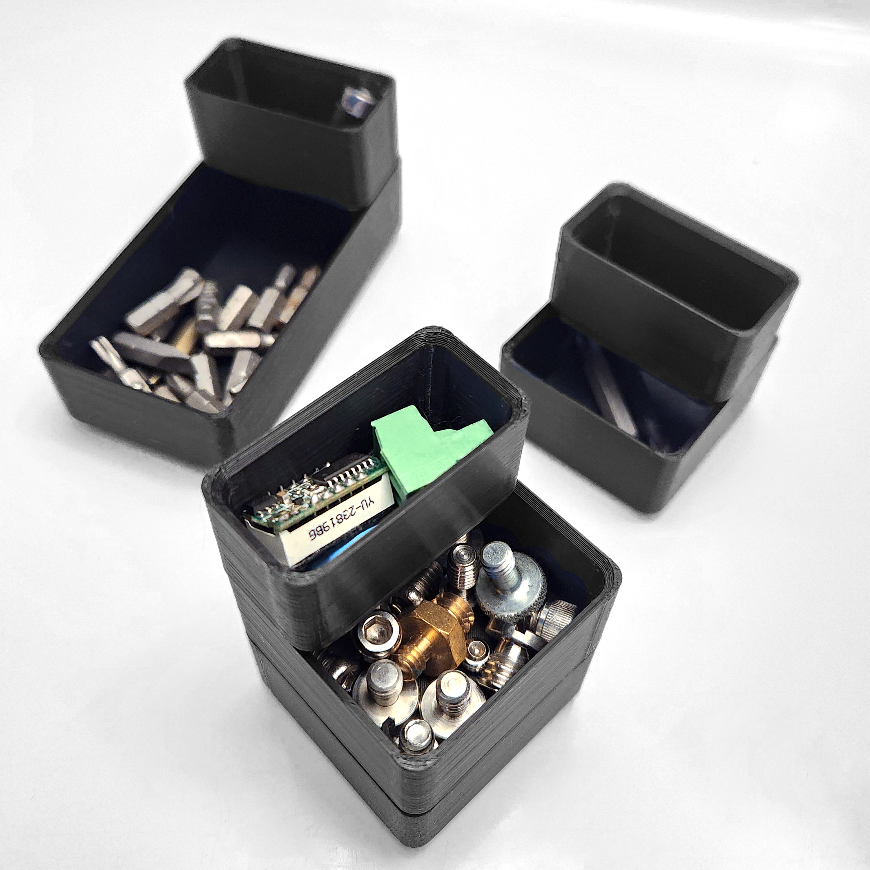 Miniatura 2 do modelo 3D Modular Stackable Project Trays