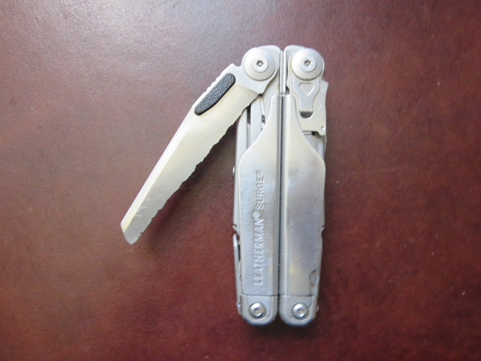 Leatherman Surge Thumb Bar