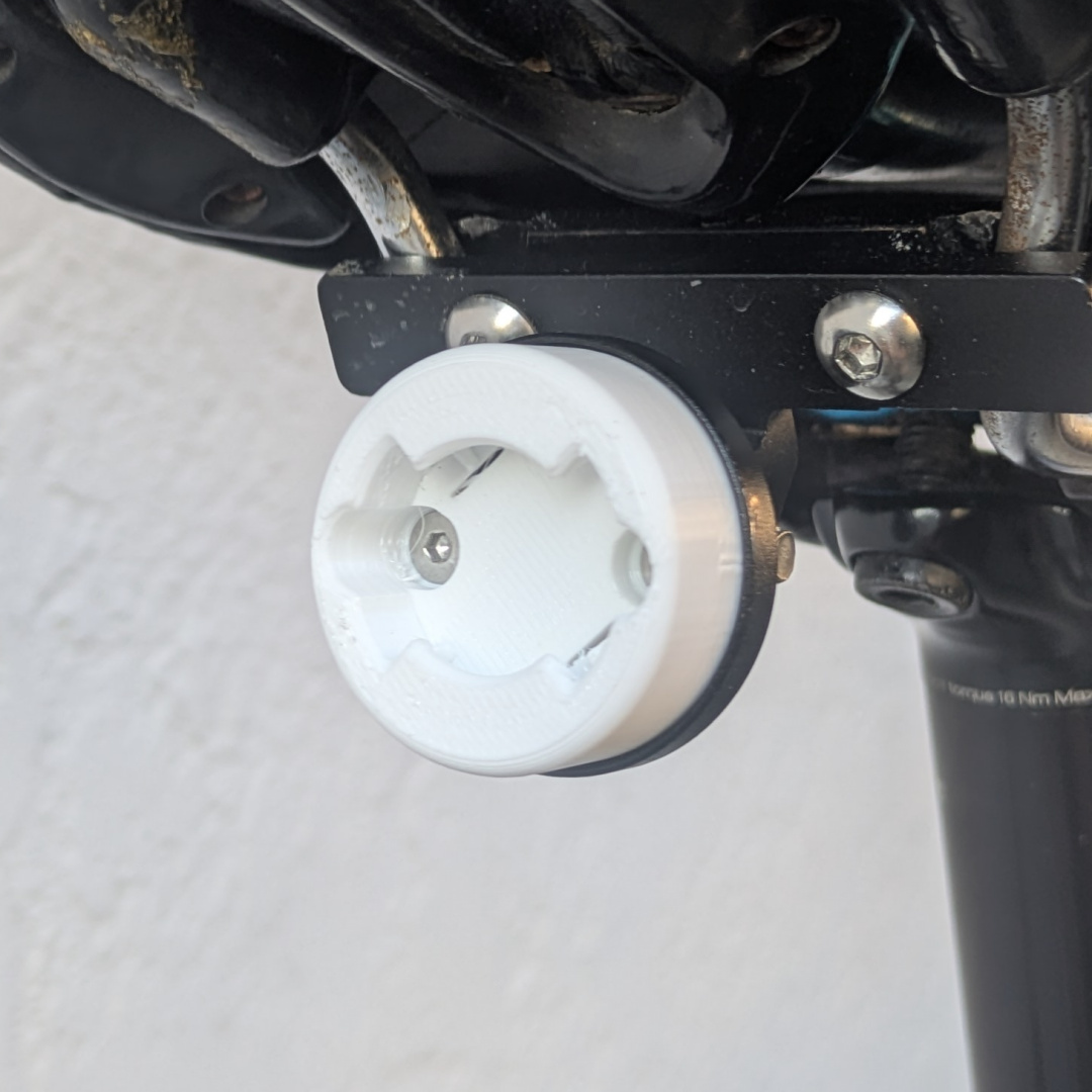 Varia RCT715 Quarter Turn Puck