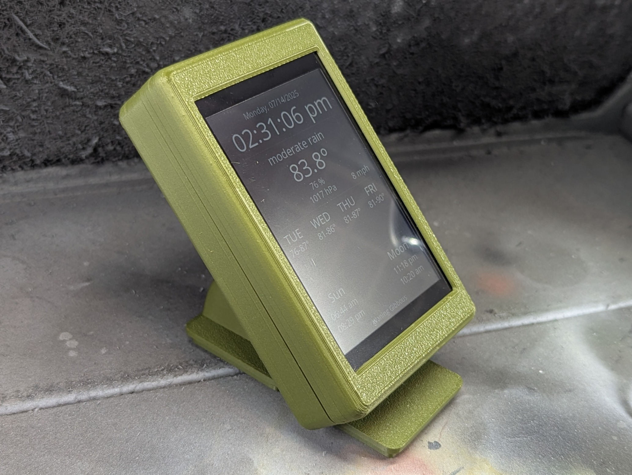 ThingPulse ESP32 Color Kit Grande Case and Stand