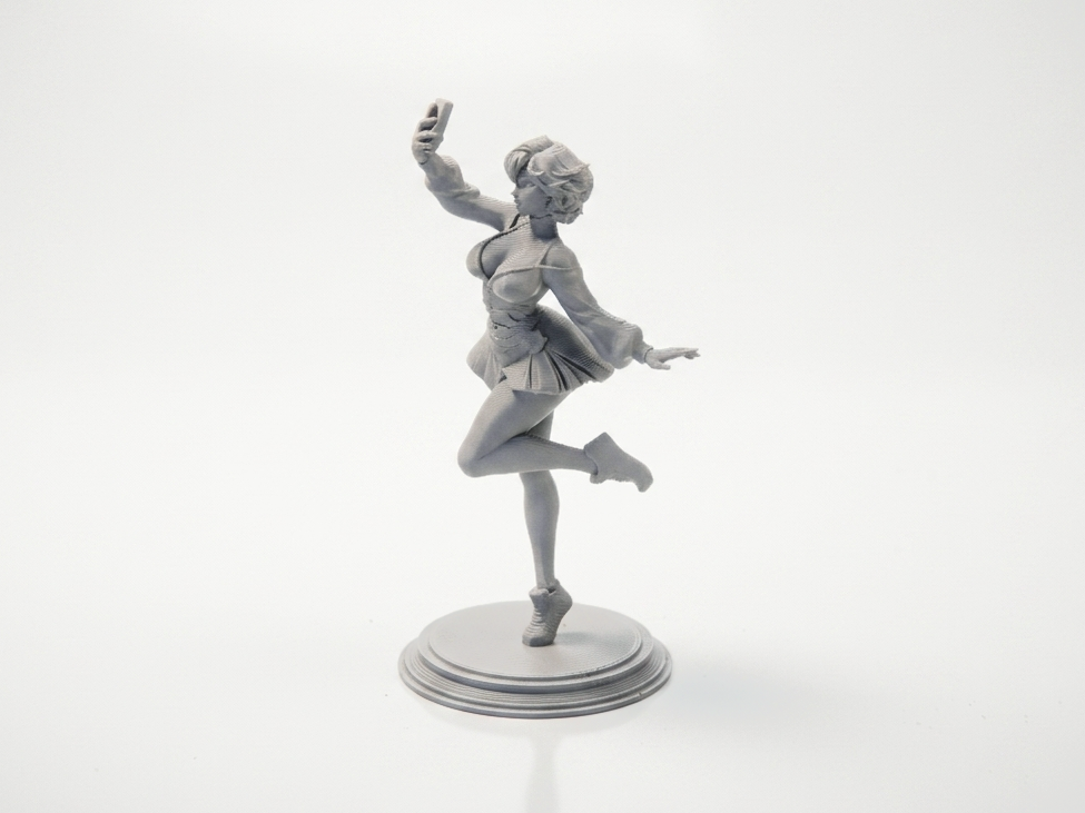 Selfie Babe Female Figure Statue 3D Printable
