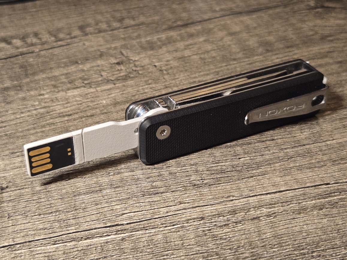 Detachable USB Implement for Roxon
