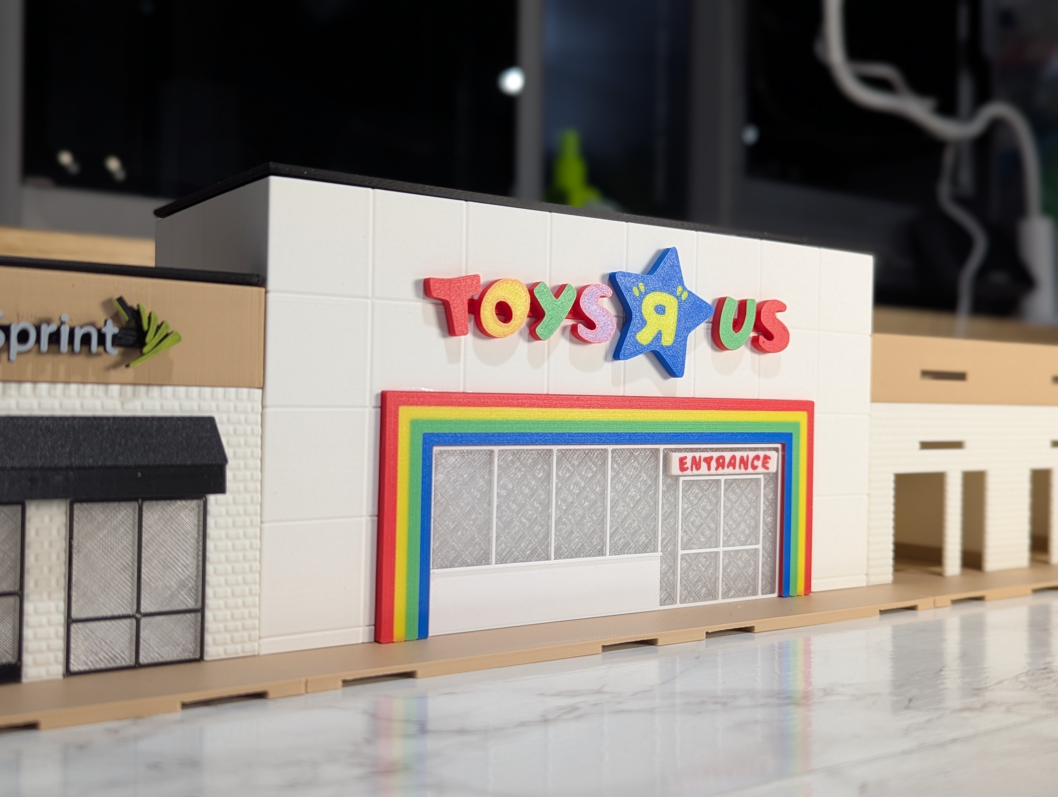 Toys R Us Model Set - 1:64 Scale Diorama — thumbnail 2