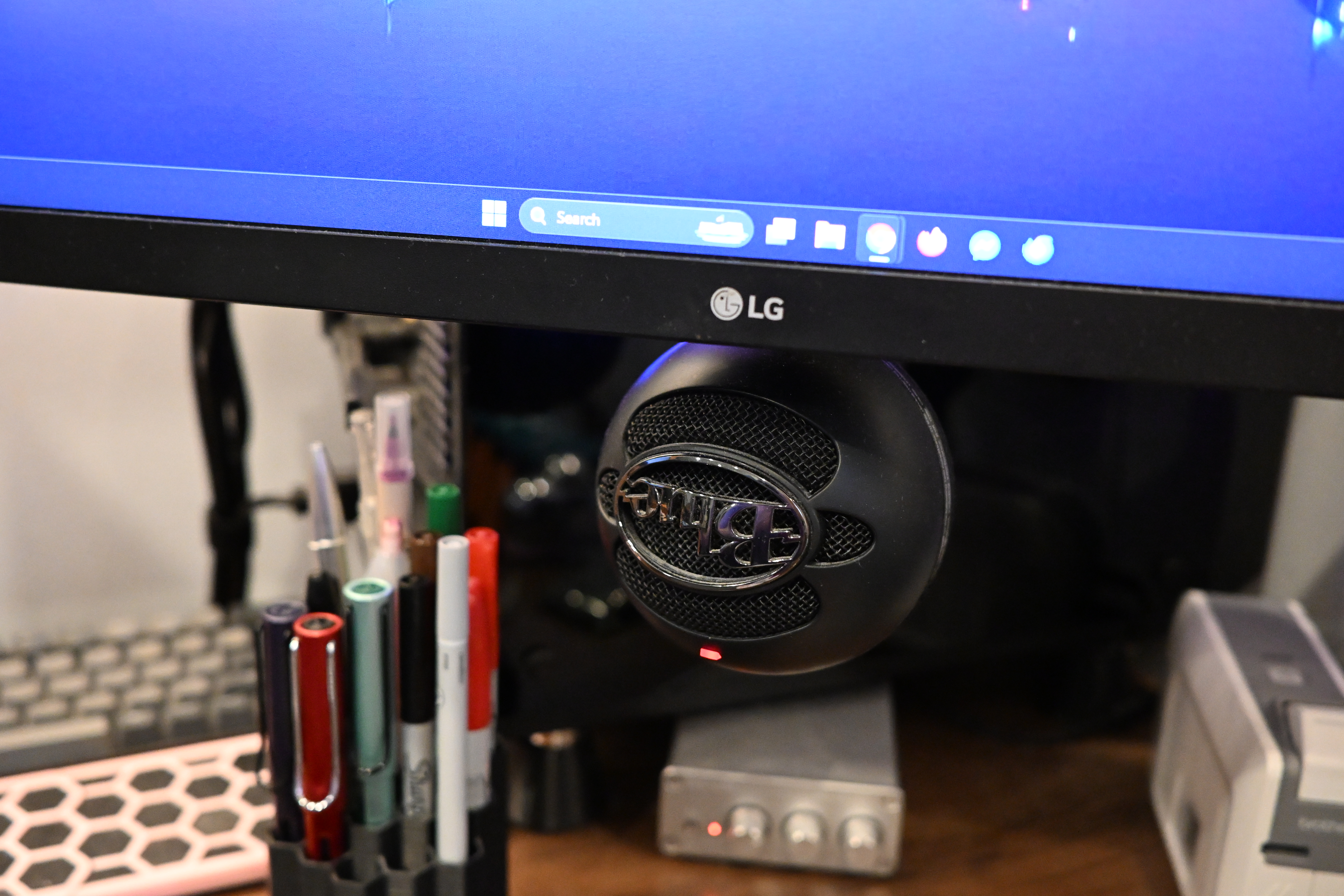 Microphone Mount for back of LG Ultrawide Monitor