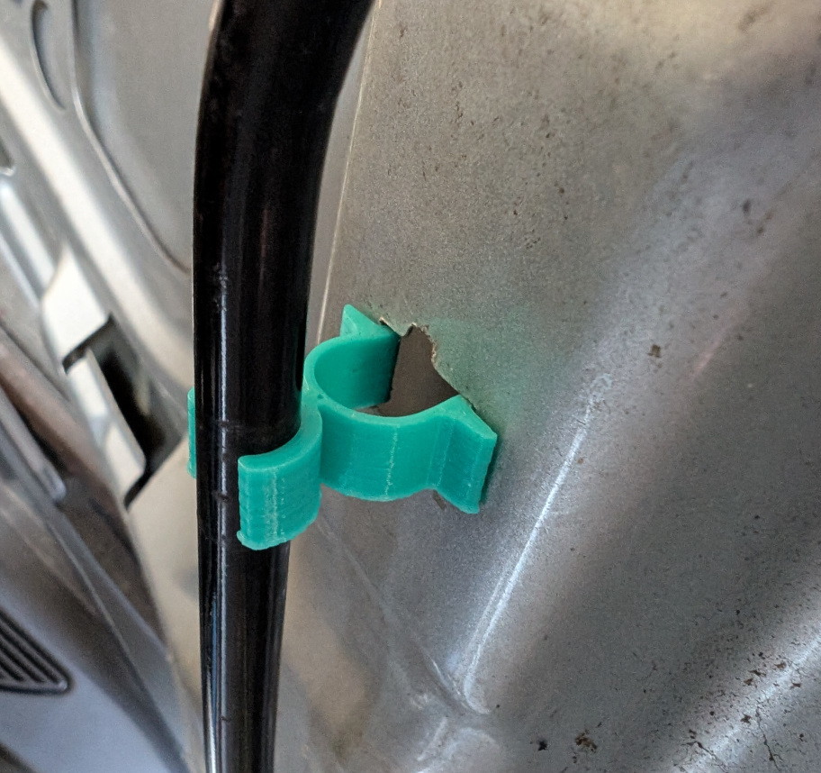 6Y0823397A - Clip Motorhaubenstütze Skoda Fabia II