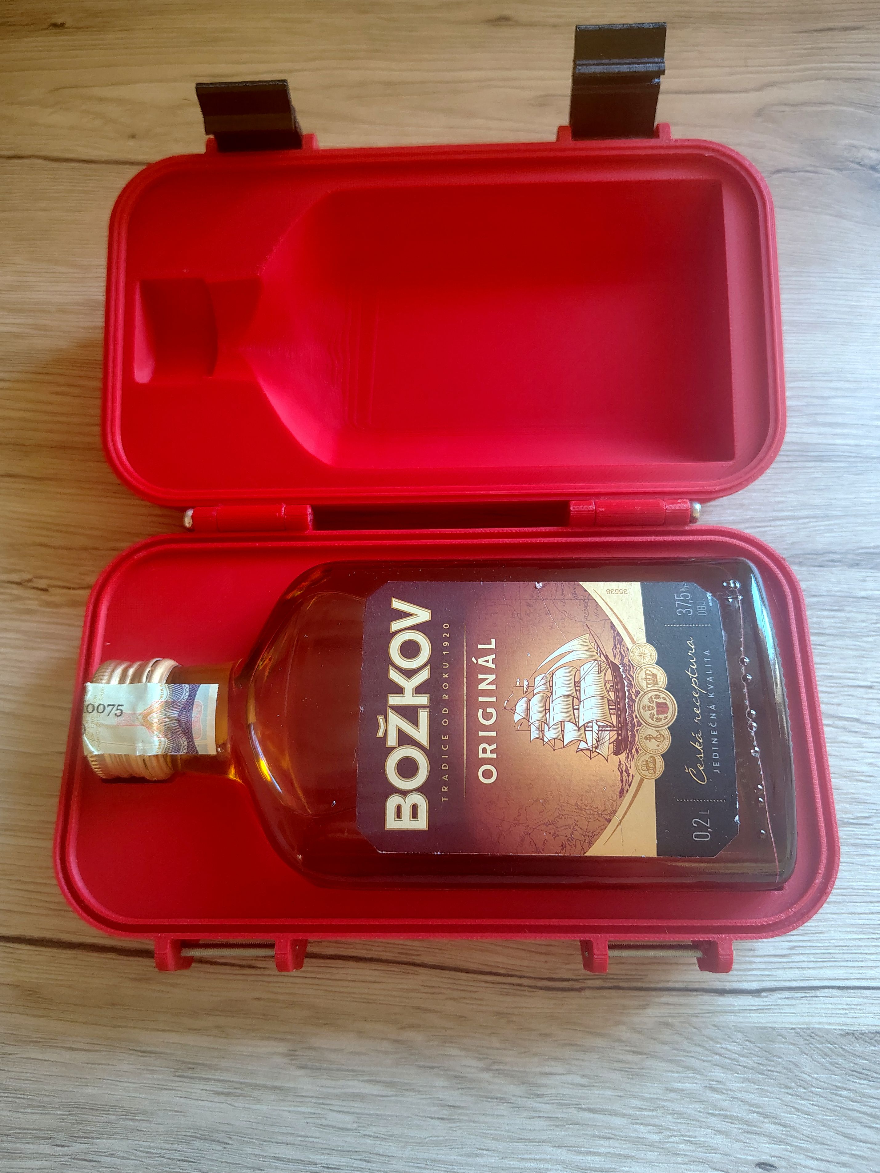 Miniatura 4 do modelo 3D Emergency box (RUM)
