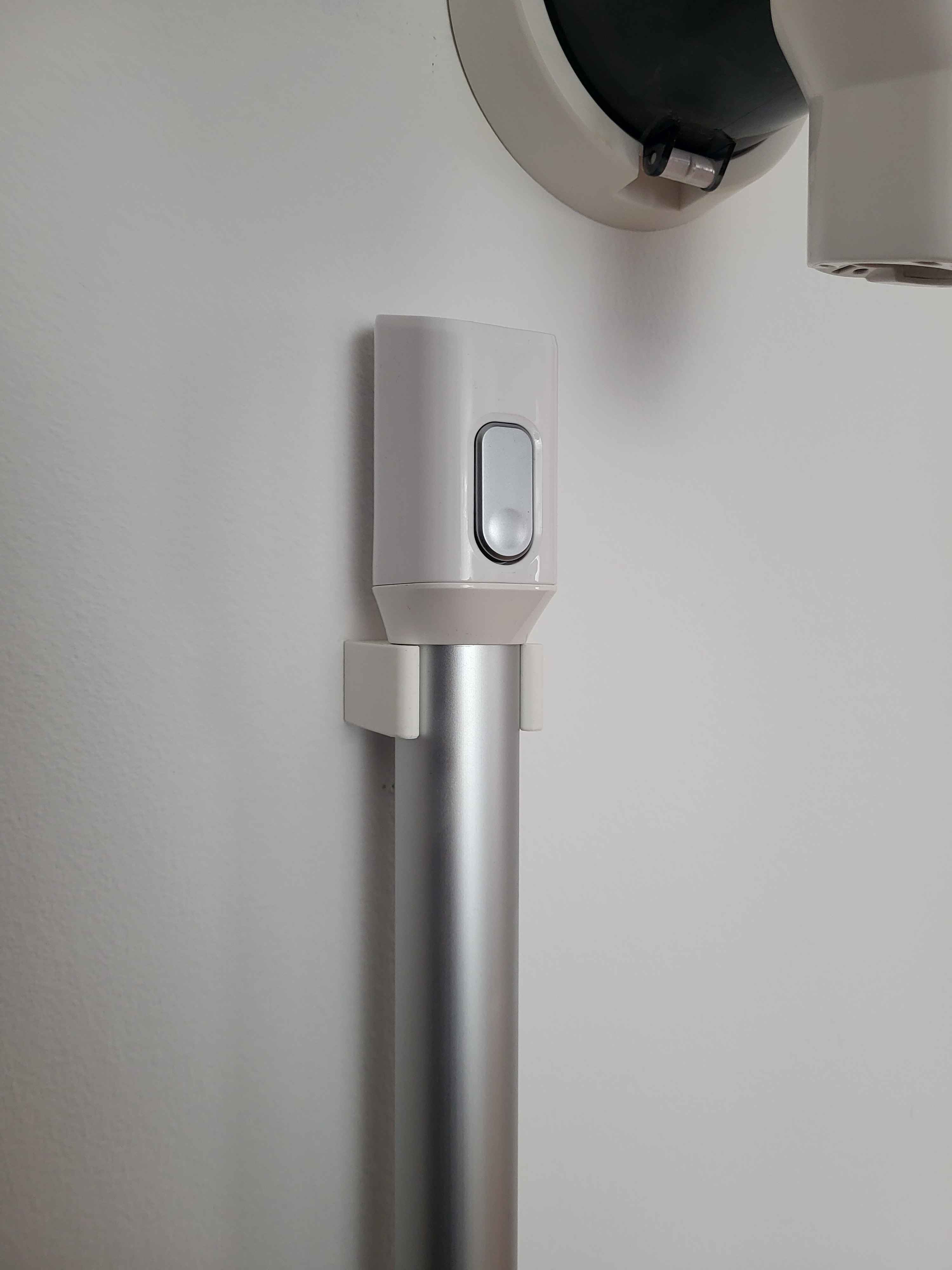 Hisense Hi Move III vacuum cleaner attachment holder / wall mount