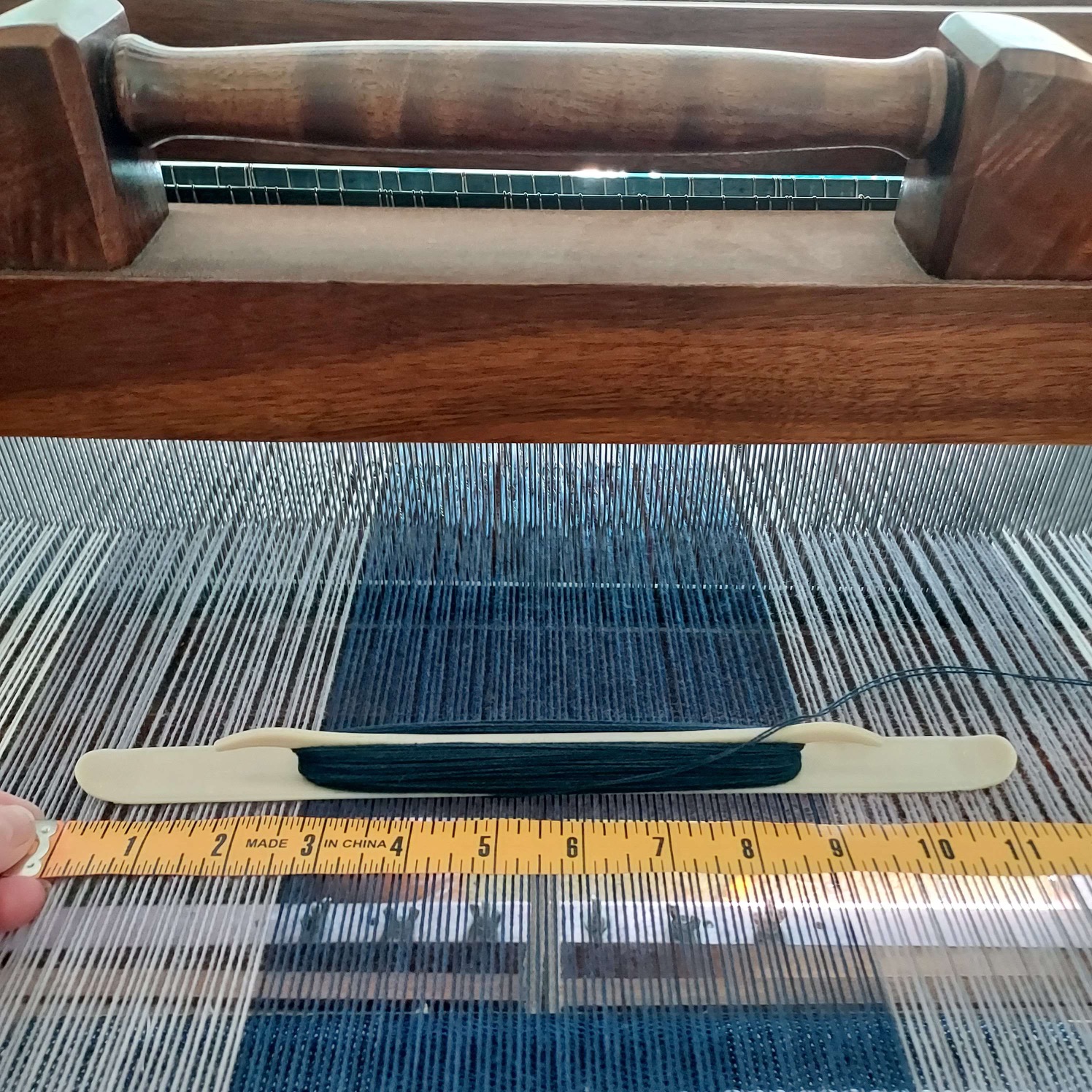 Ski Shuttle for Loom Weaving
