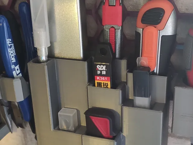 Holder for knives, scalpels.