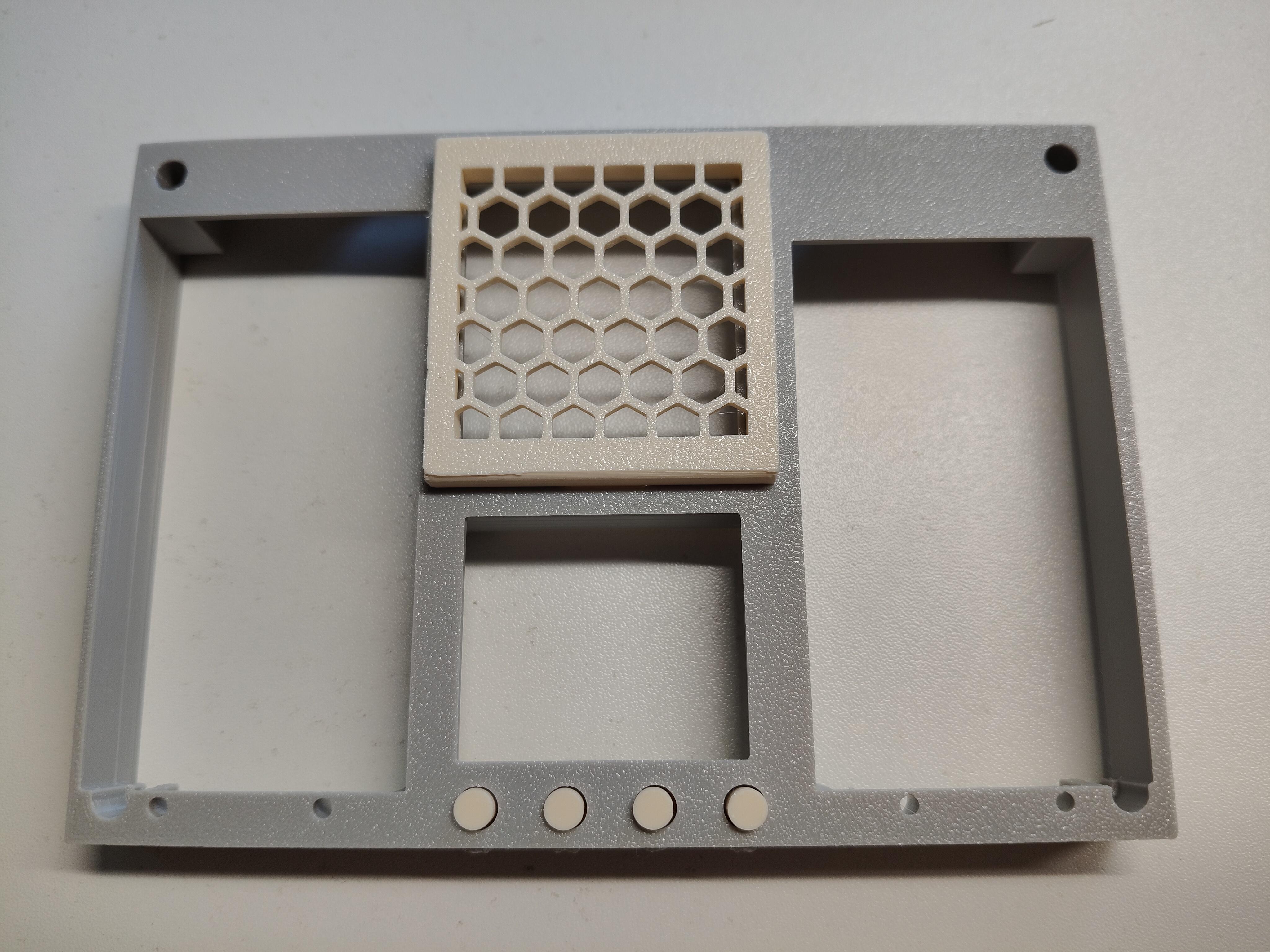 BT4-4CHN Tester Front Panel (18650/21700)