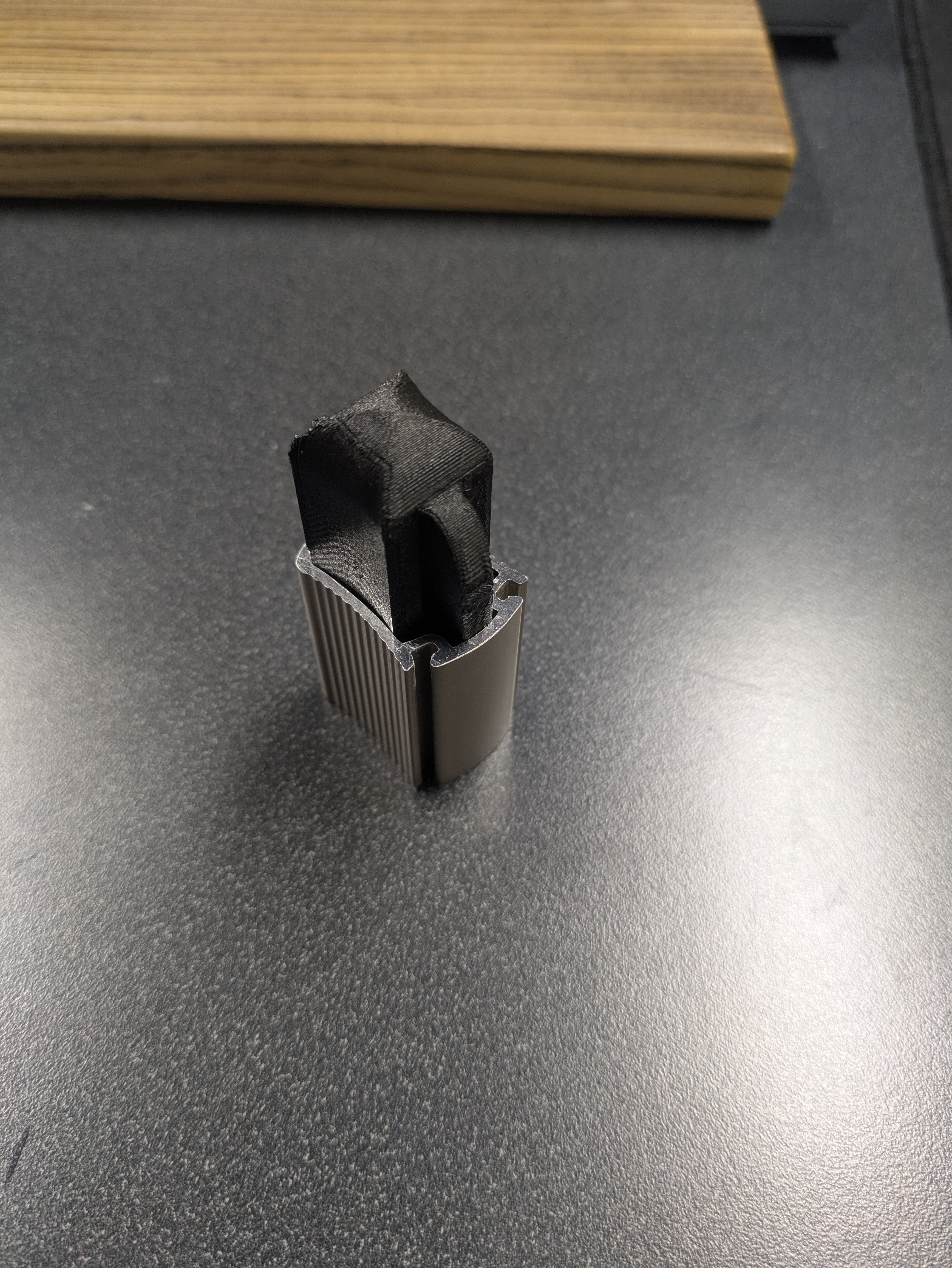 Tag Signature Closet Rod Joint