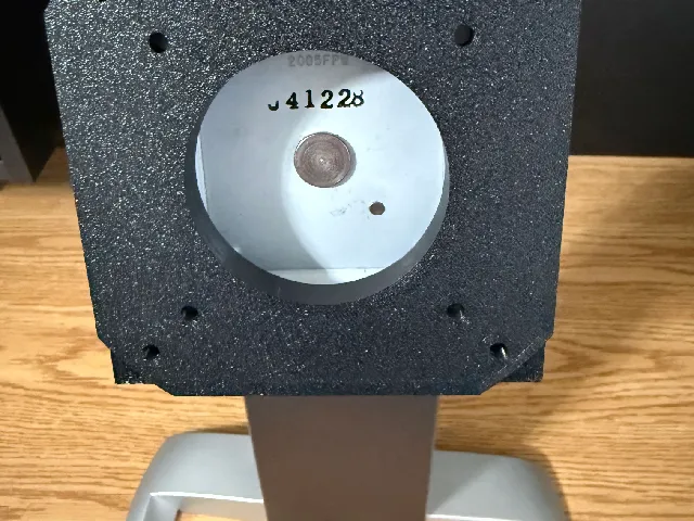 Dell 2005FPW to VESA 100/75 Adapter