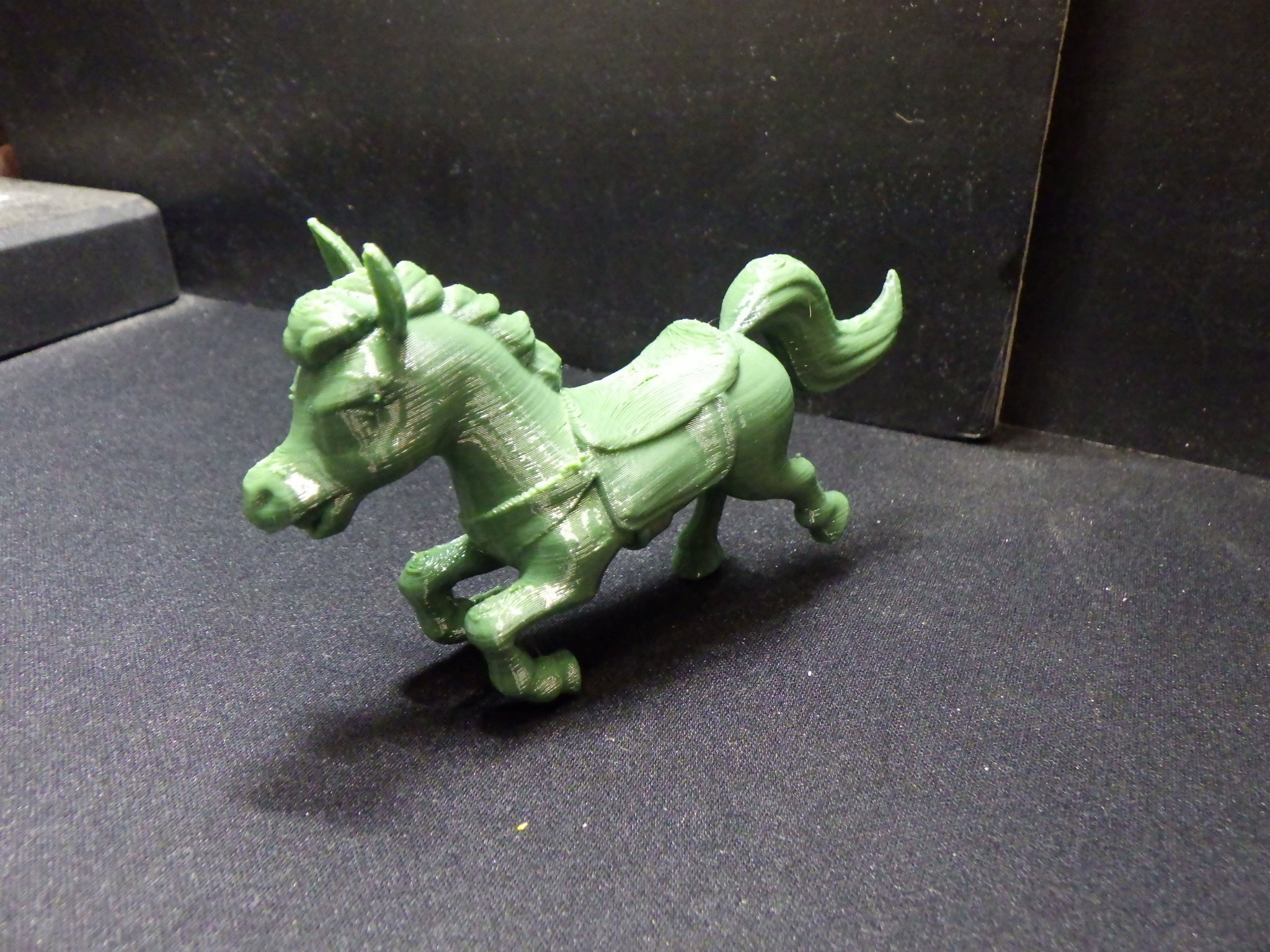 Donkey in carousel pose. — miniatura 4