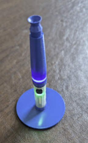 LED Scleral Lens Insertion Stand