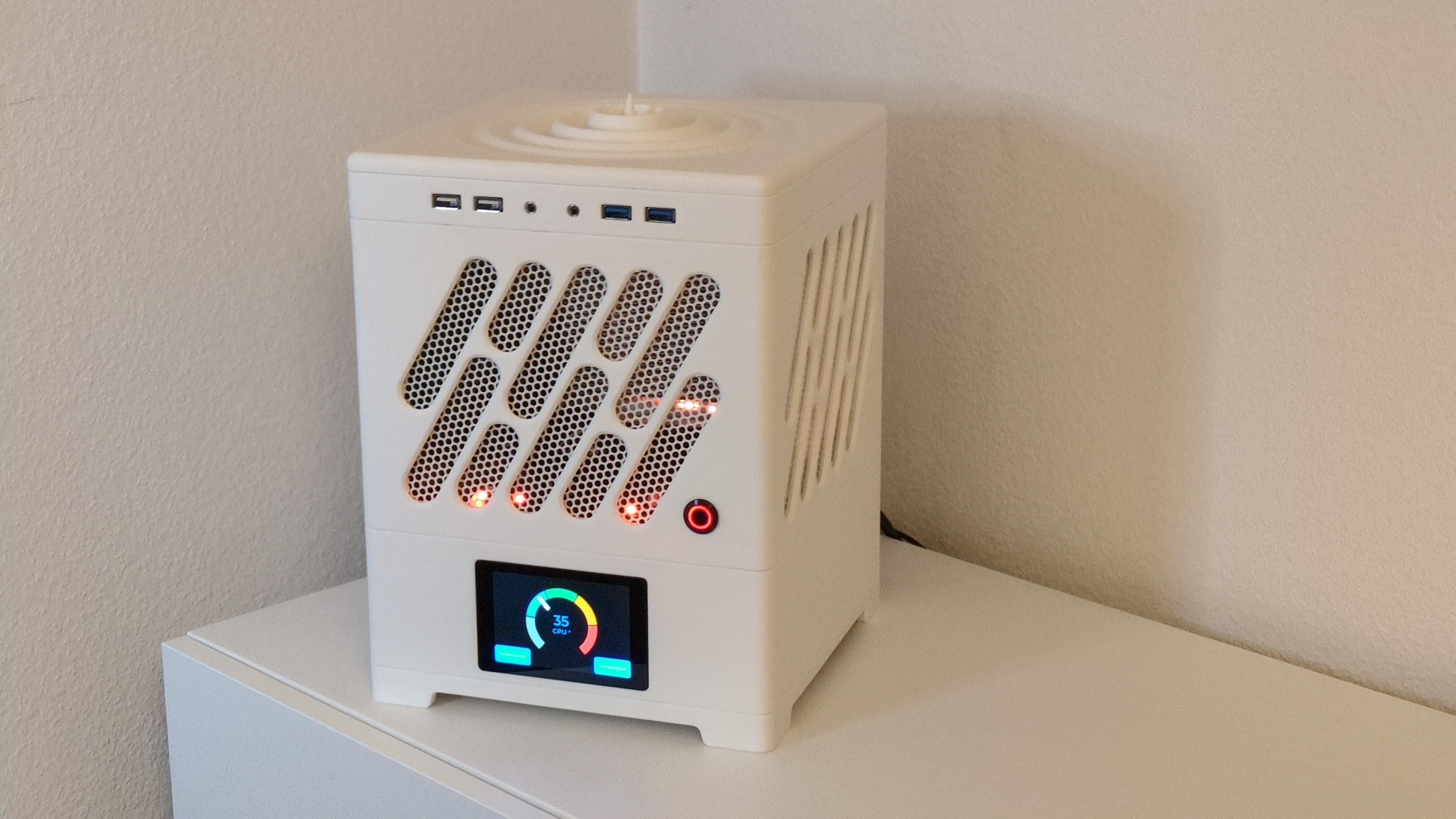 Miniatura 2 do modelo 3D FriendlyStack Mini-ITX PC Case With Excellent Thermals
