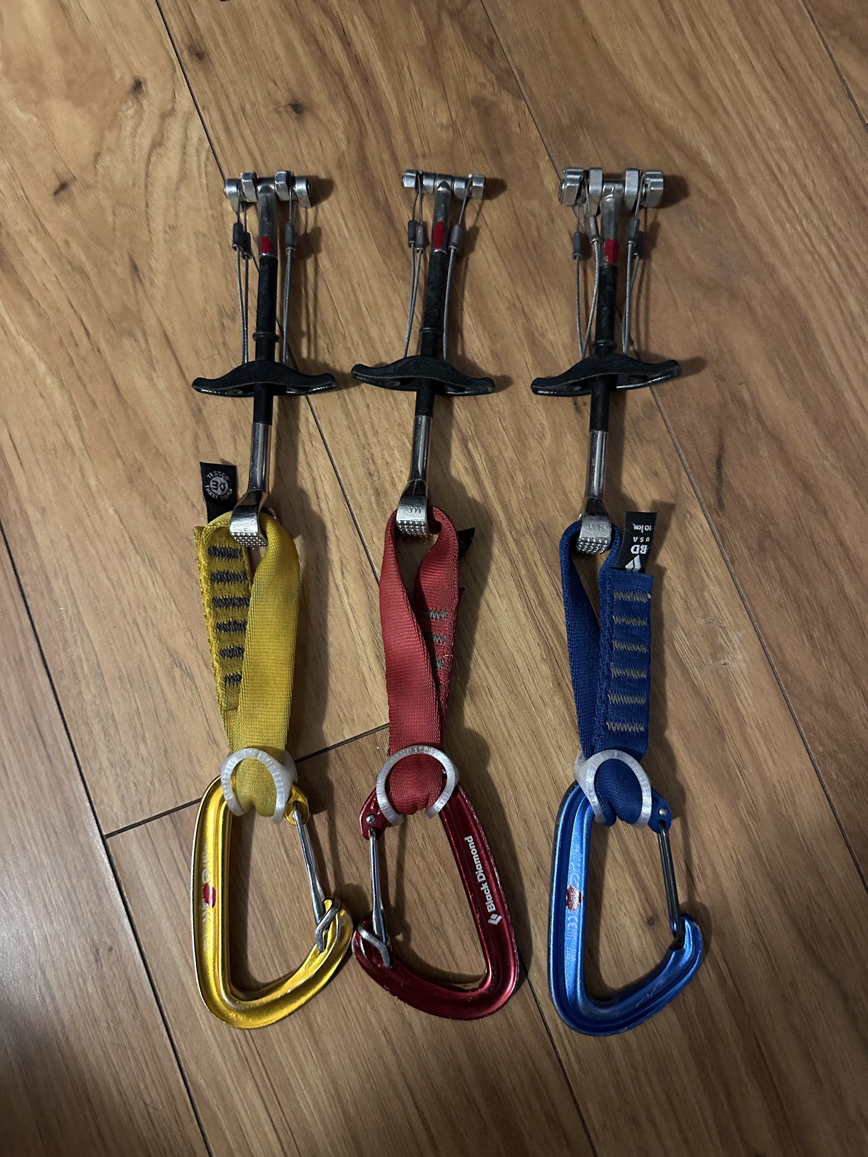 Climbing Carabiner Stay