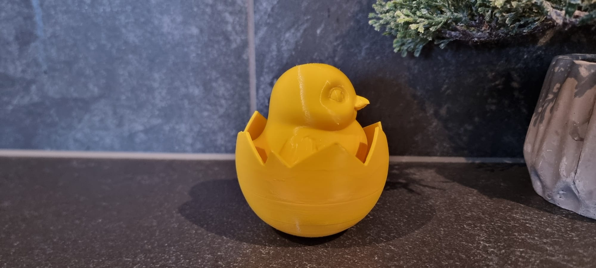 Chick in eggshell — miniatura 2