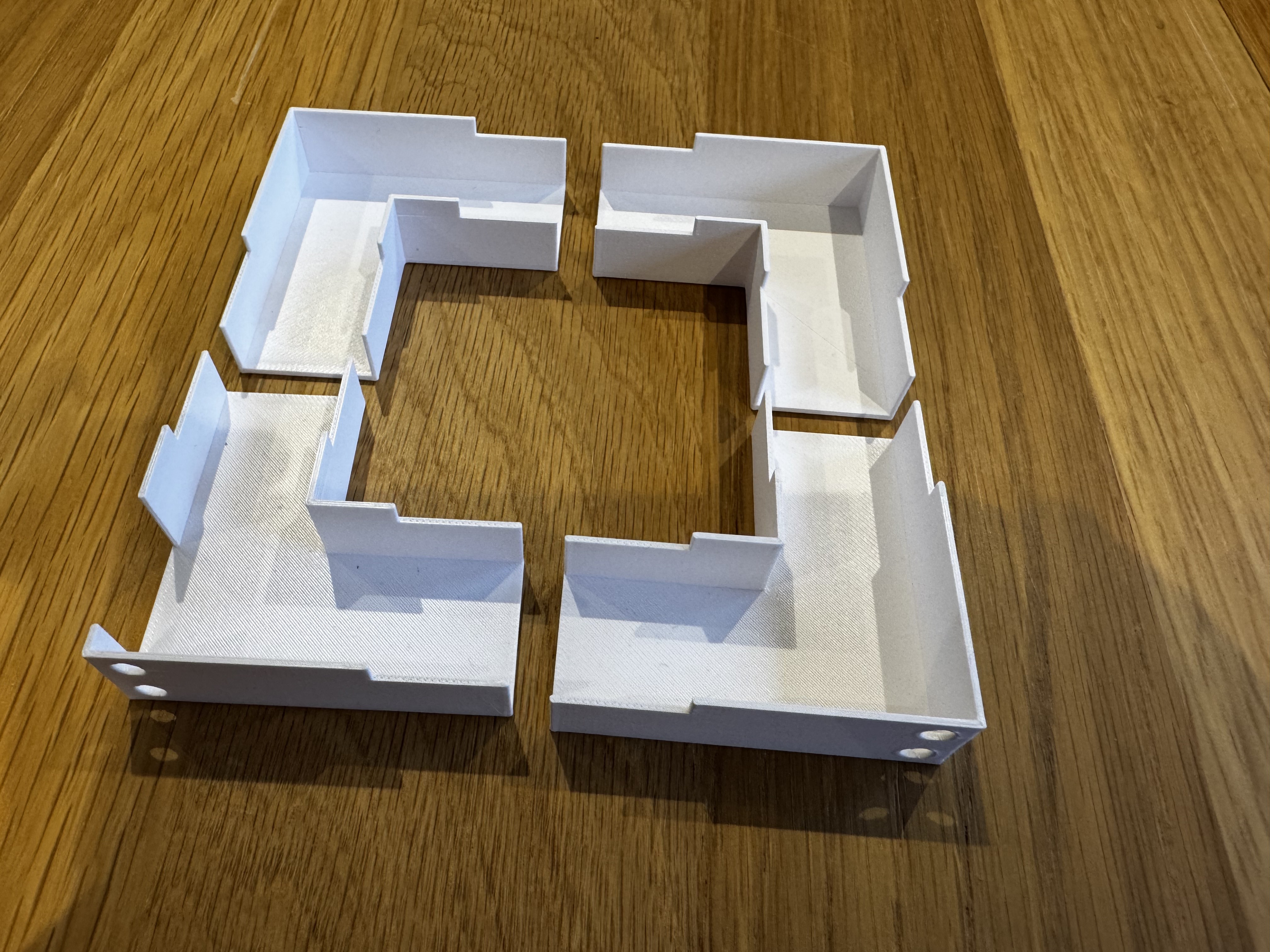 Corners for 25x16 Trunking