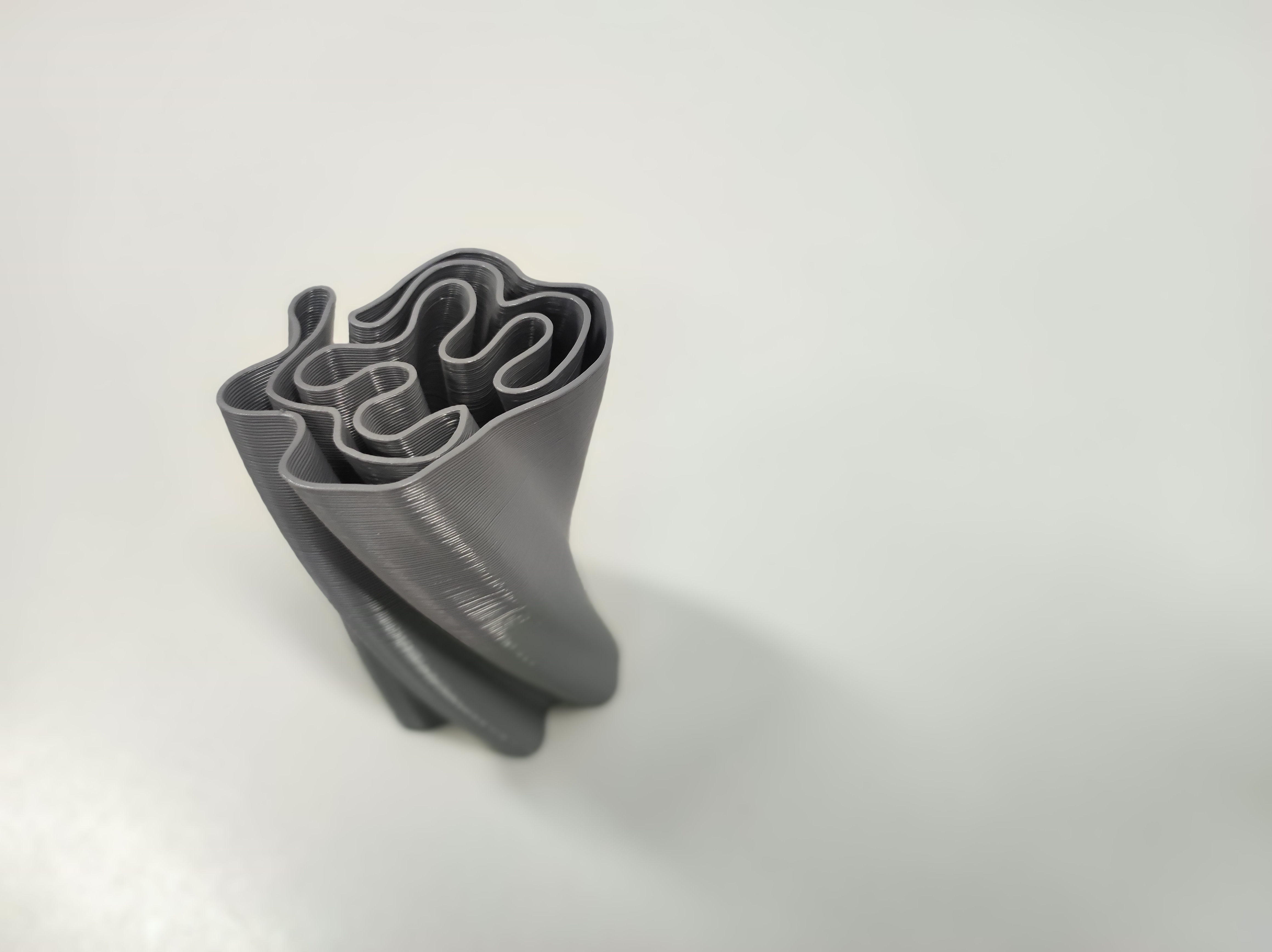 Curly vase