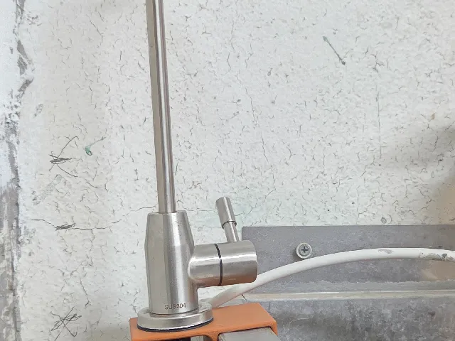 RO tap / faucet bracket