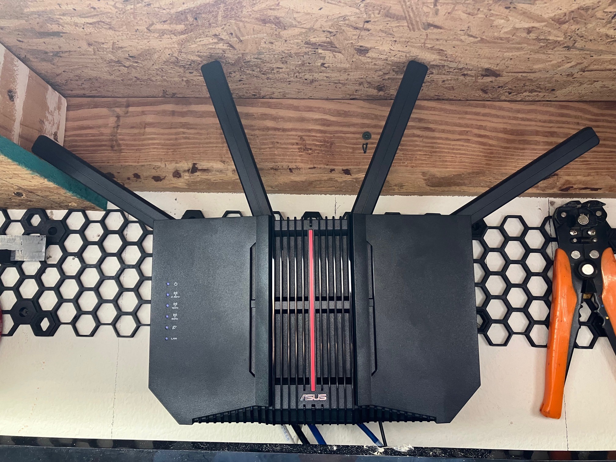 Asus RT-BE92U Wall Mount HSW