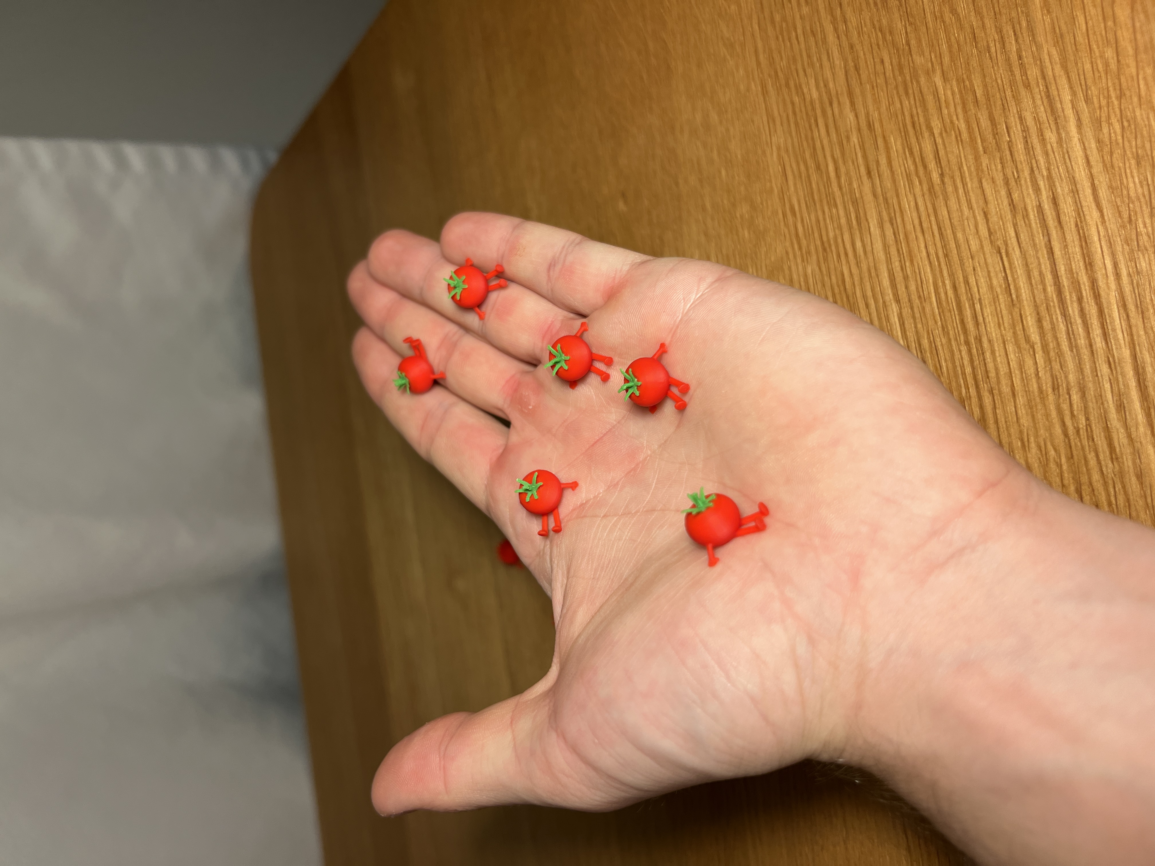 Miniatura 2 do modelo 3D Mini Tomato Buddy