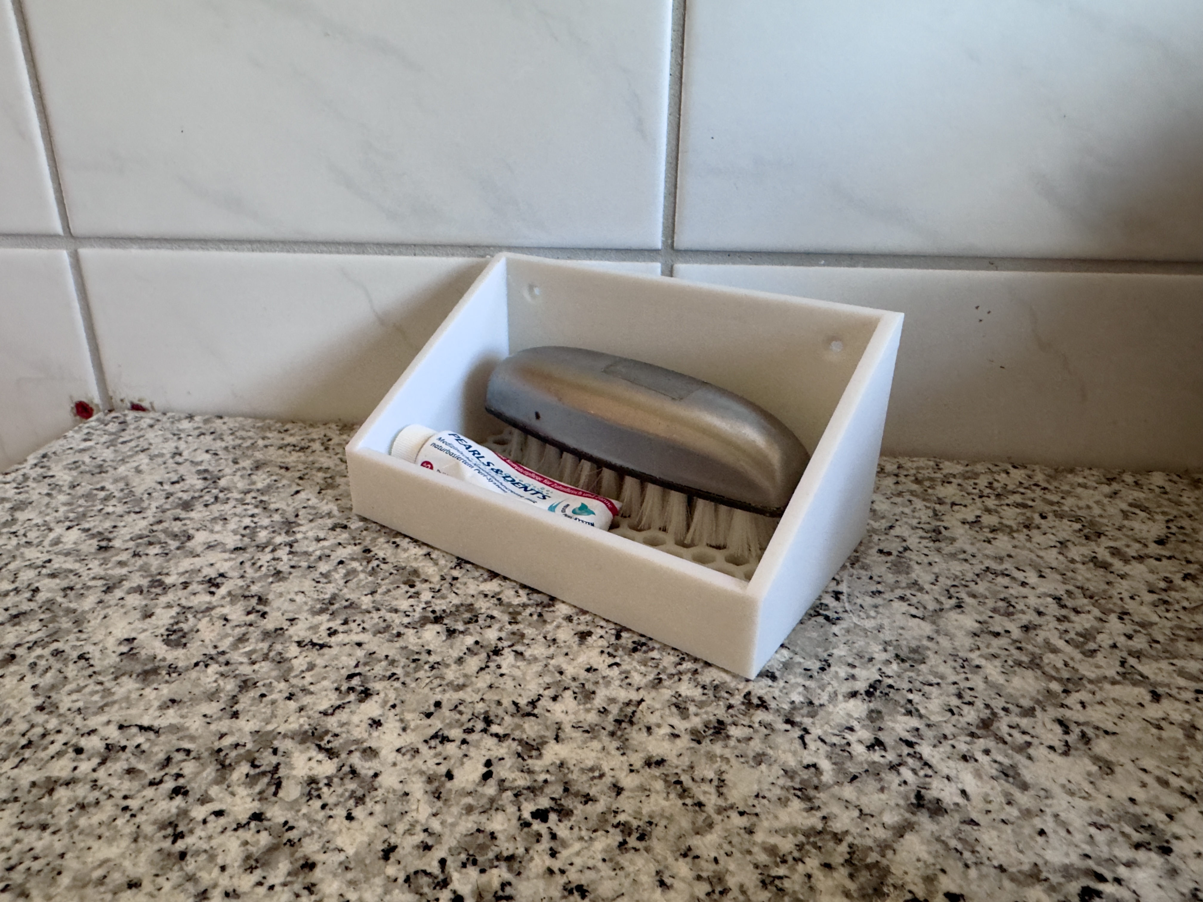 Minimalistische Wand-Schale fürs Bad – mit Abtropfgitter | Bathroom Wall Tray