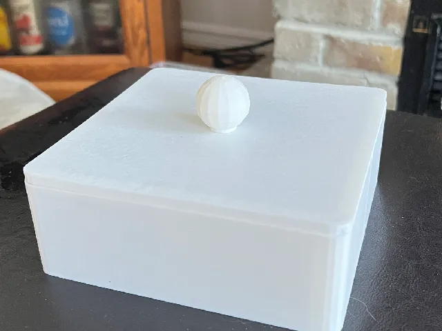 Box with lid