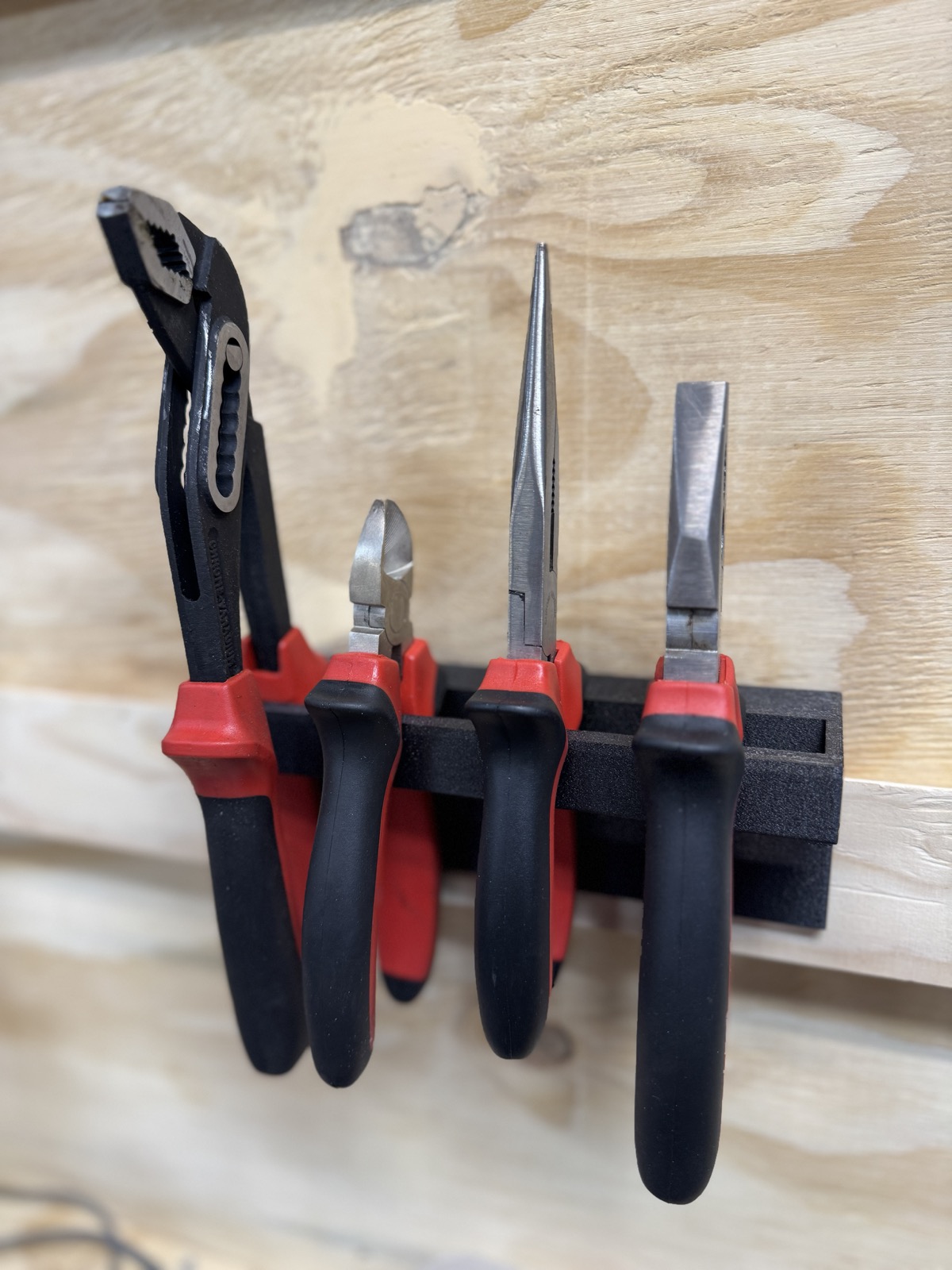 Tool (Pliers etc.) hanger for french cleats