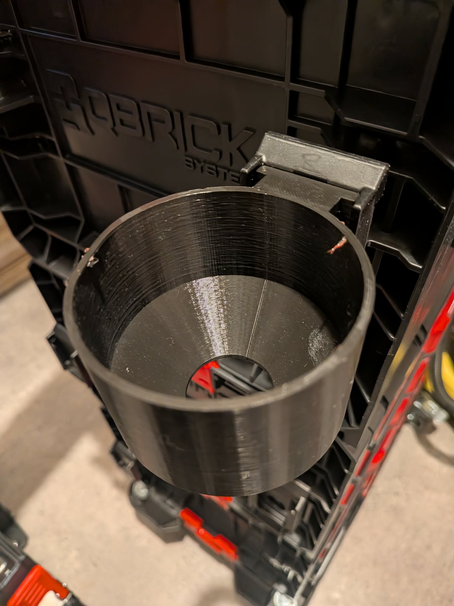 Qbrick connectors - Can holder