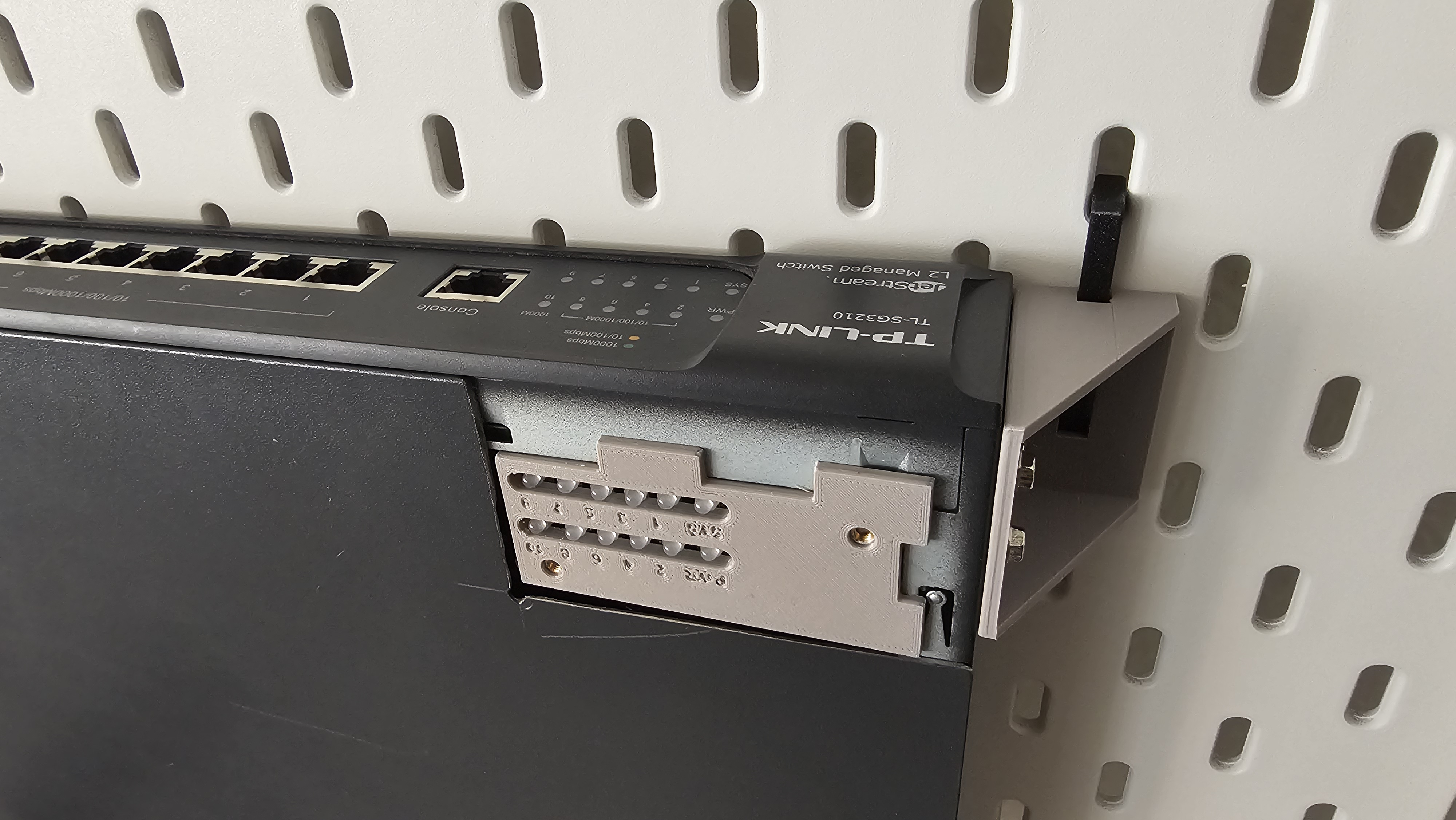 Tplink 3210 Skadis holder