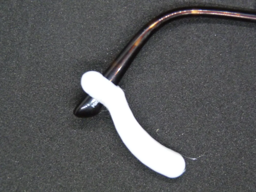 OptiClamp- the Anti-Slip Glasses Hook