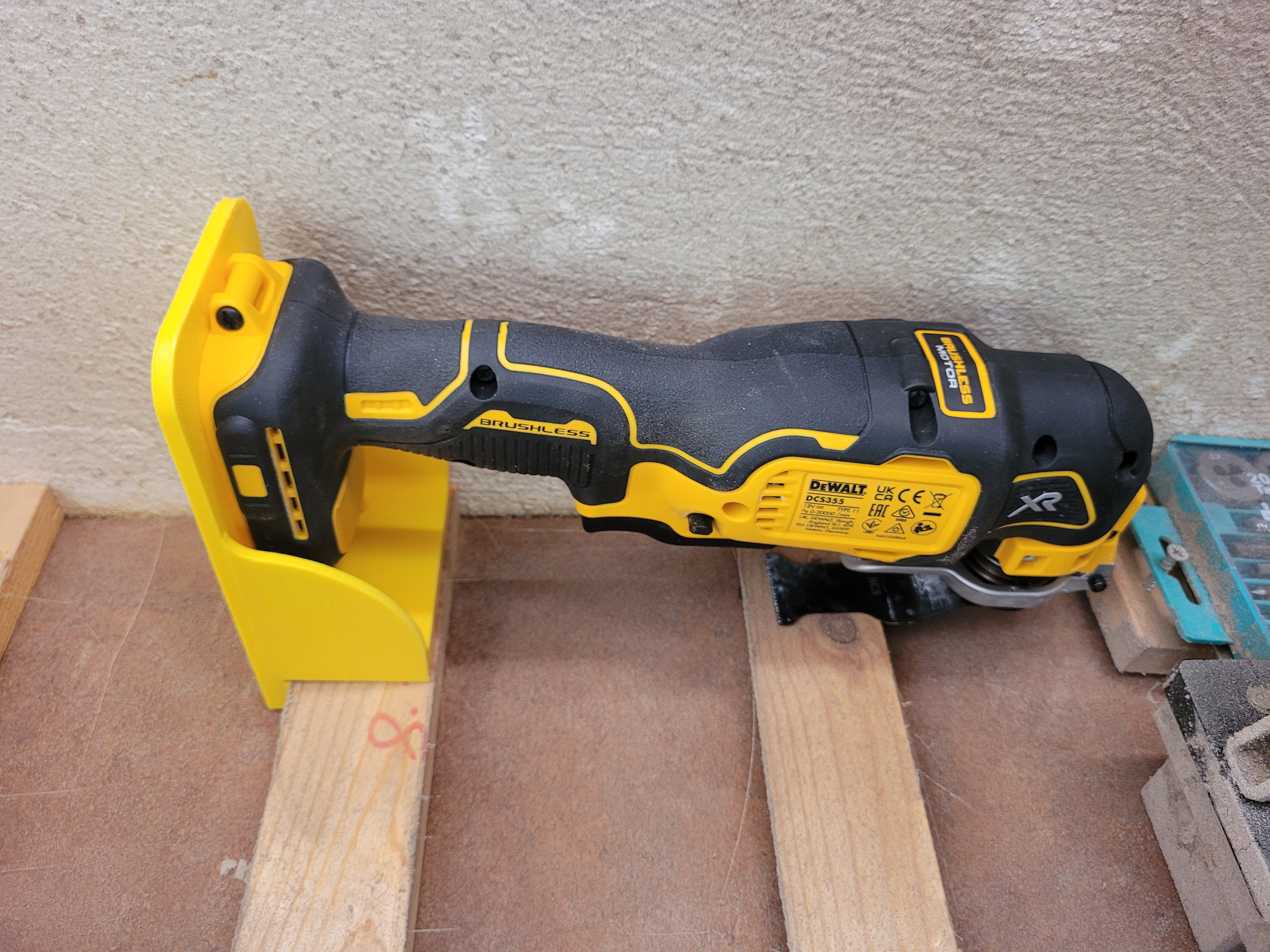 DeWalt tool hanger for multitool, grinder, DA polisher and more remix