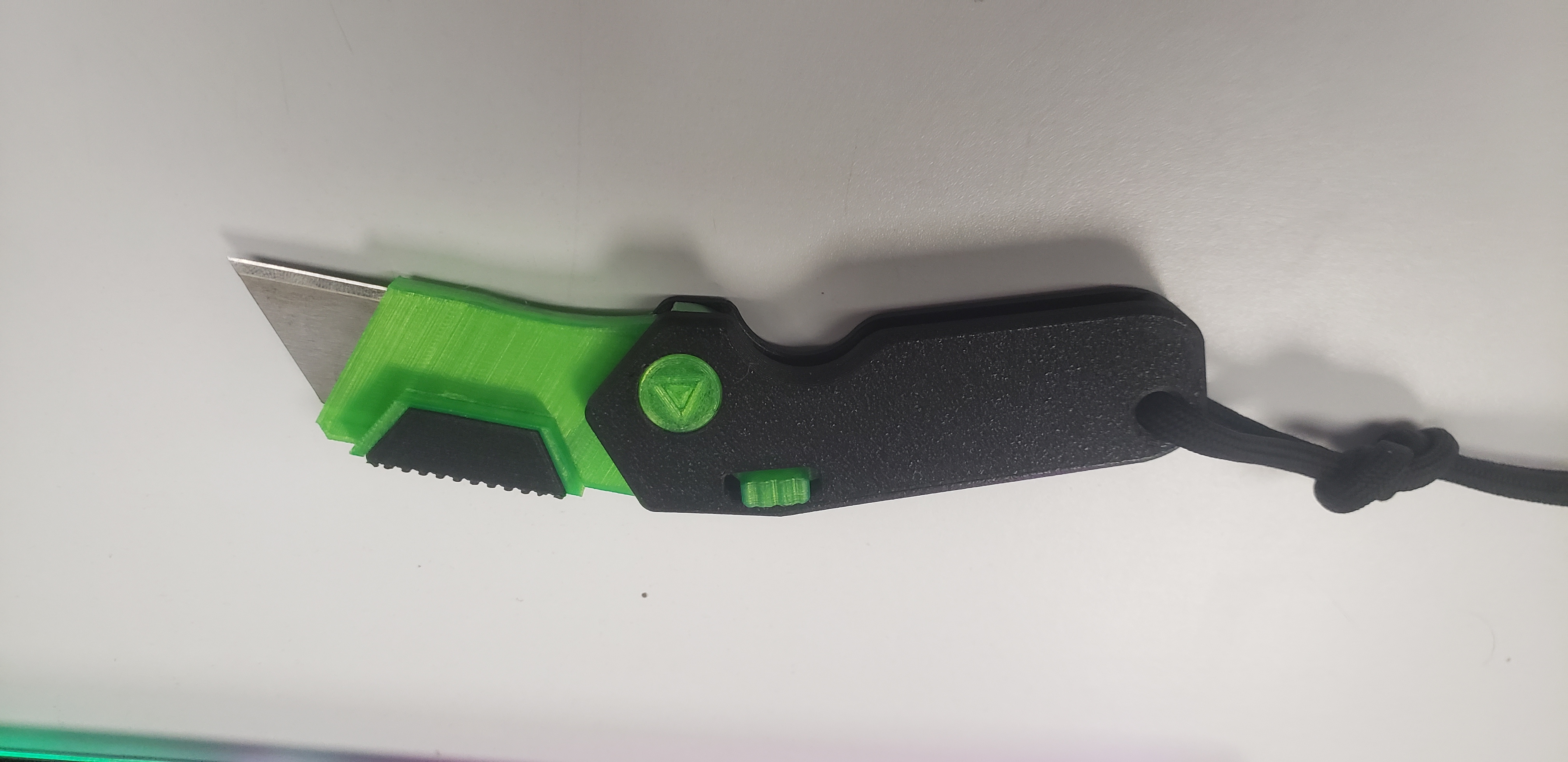 Chamfered Folding Pocket Utility Knife With Lanyard Hole