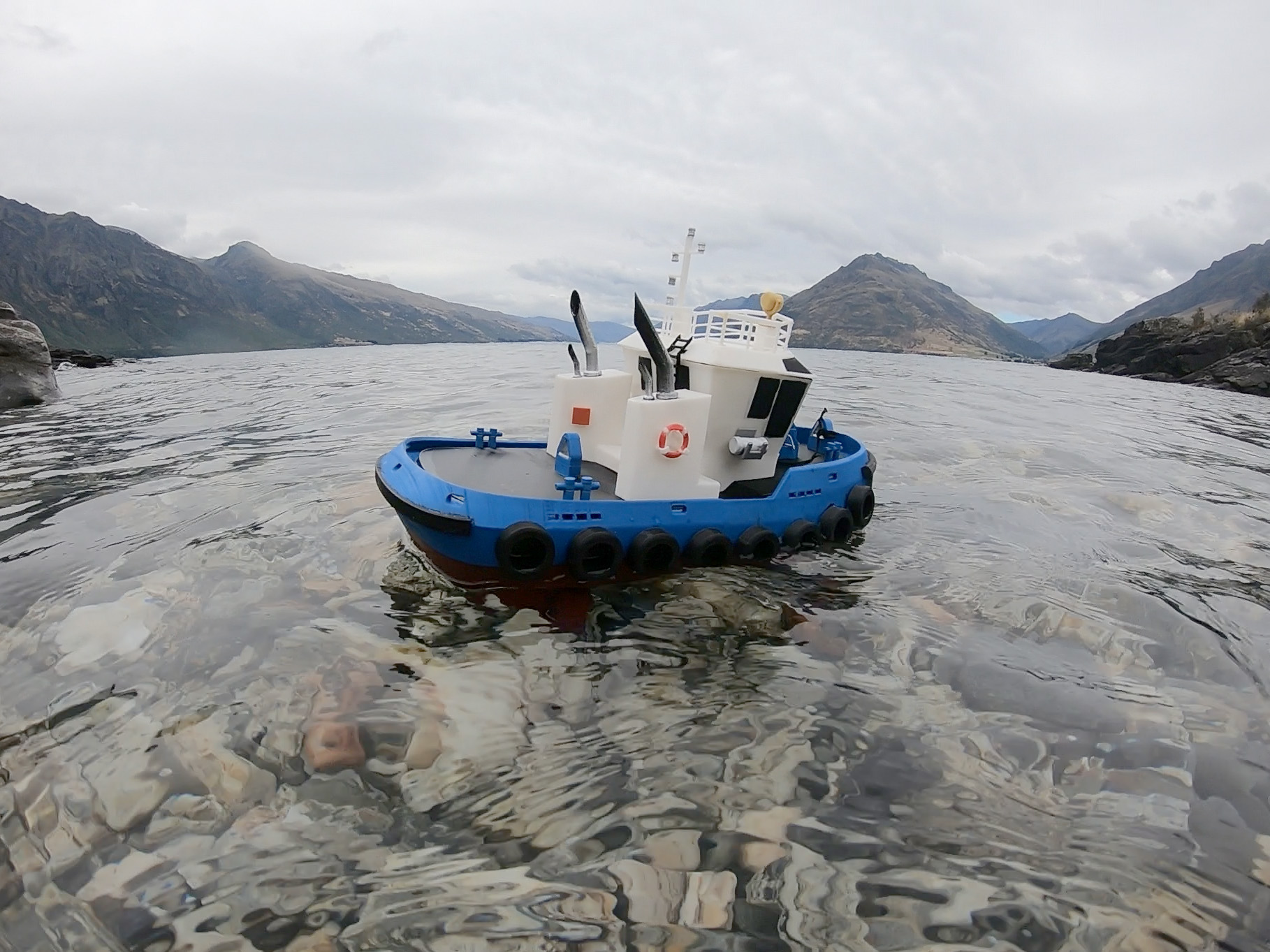 RC Tugboat with Functional Azimuth Thrusters — miniatura 9